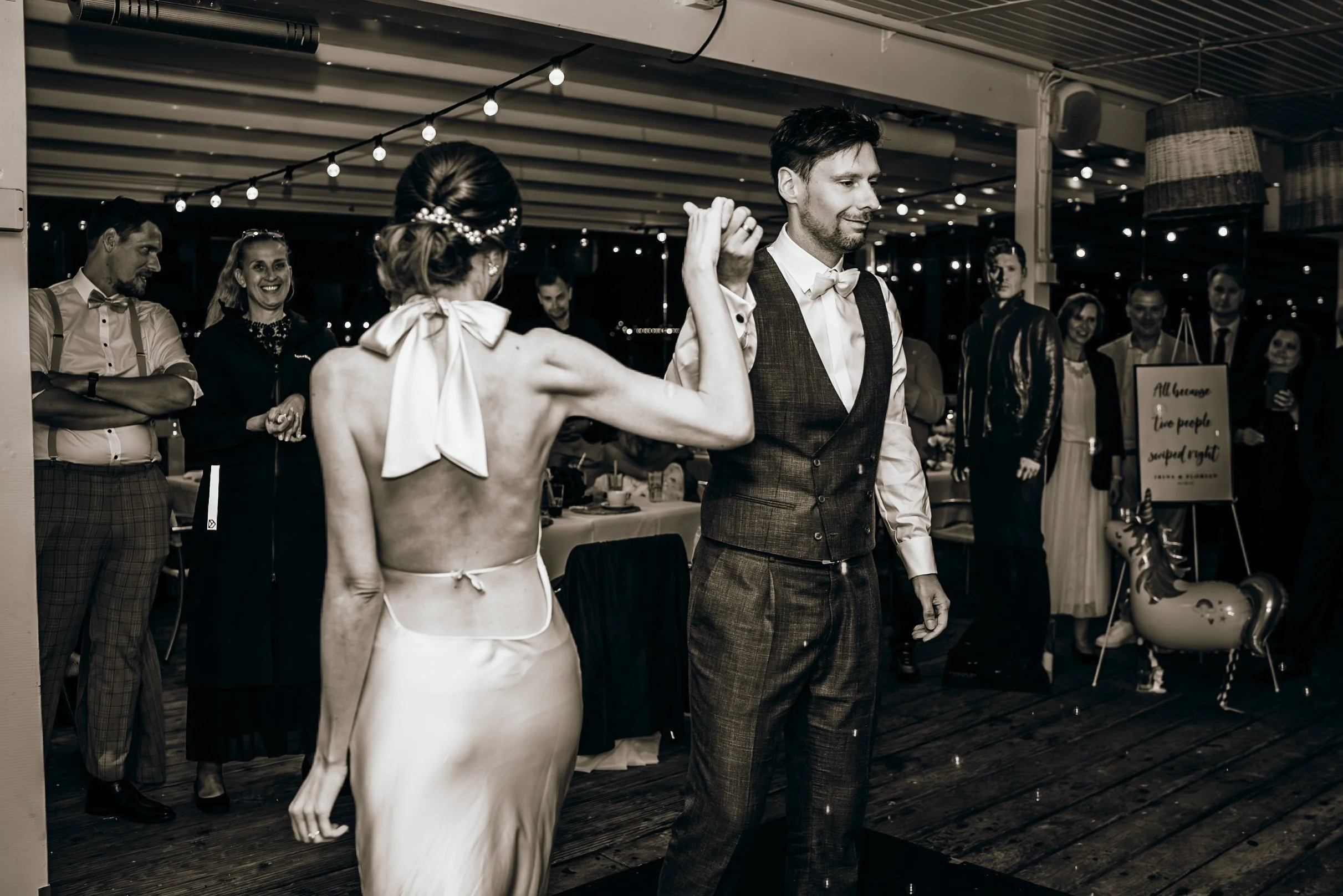 Hochzeit Leuchtturm Holtenau und Seebar Kiel: Irina & Florian, Hochzeitsreportage Bild 31 von Hochzeitsfotograf Serkan Can