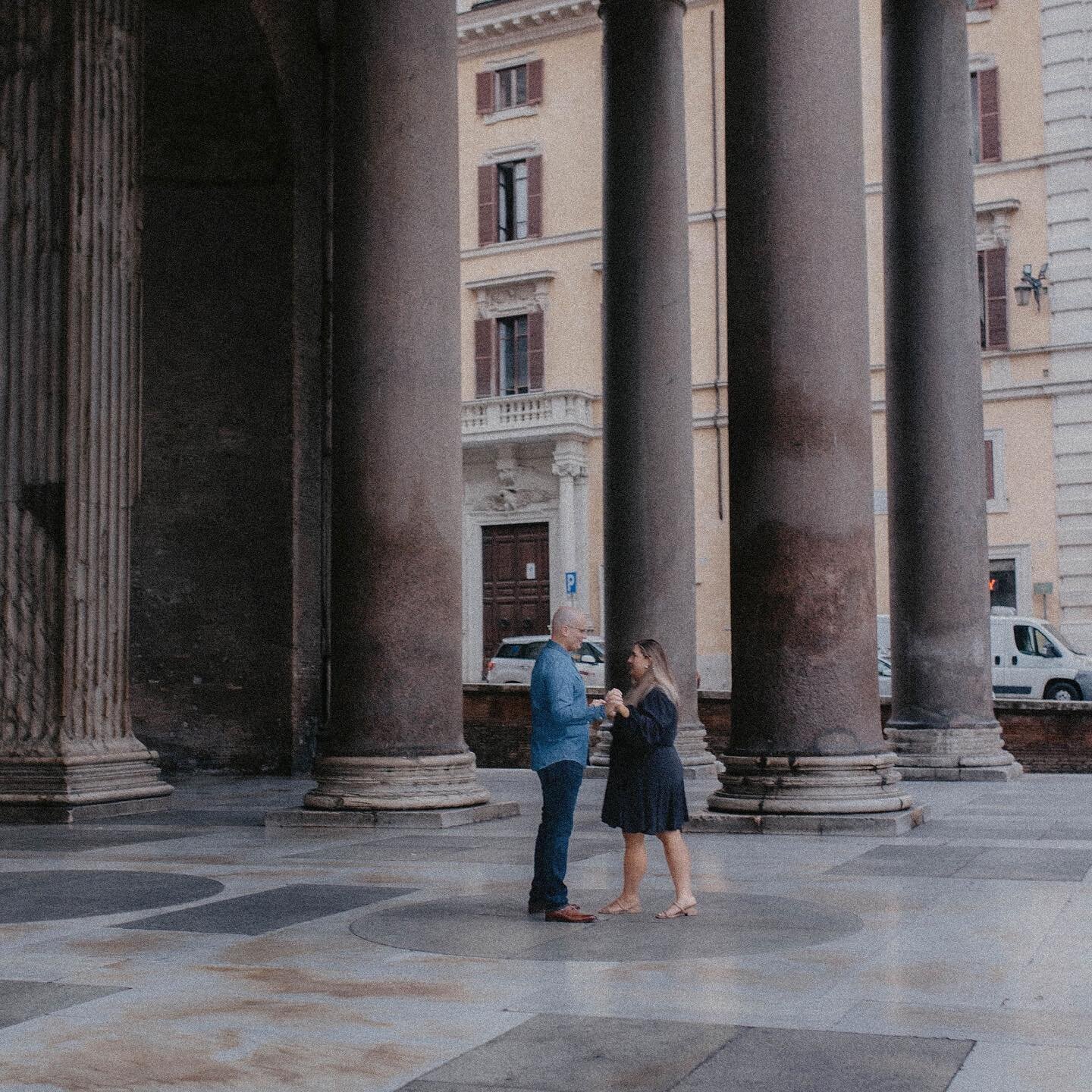 Keeley &amp; Karl in the eternal city for their engagement session ❤️ From the Pantheon to the Trevi Fountain and the Spanish Steps&hellip;we captured love all over beautiful Rome 🇮🇹 
.
.
#italyengagement #rome #romeitaly #italyelopement #italyelop