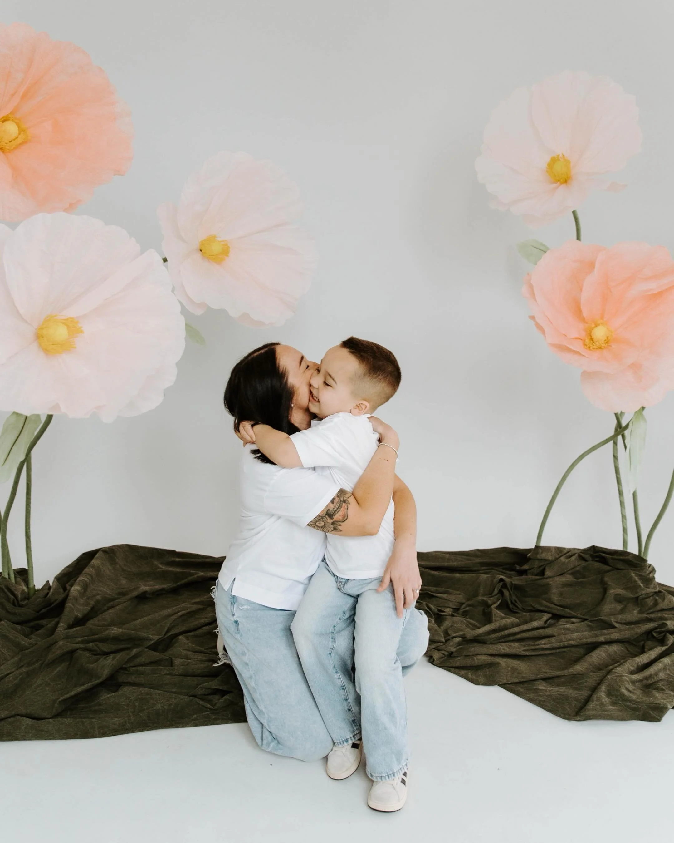 These two 😍🥰 Happy almost Mother&rsquo;s Day to all those incredible mamas out there ❤️

Studio: @studiorowpgh 
Set up/design: @elevatedevents_740 
Photo: @irismariephoto