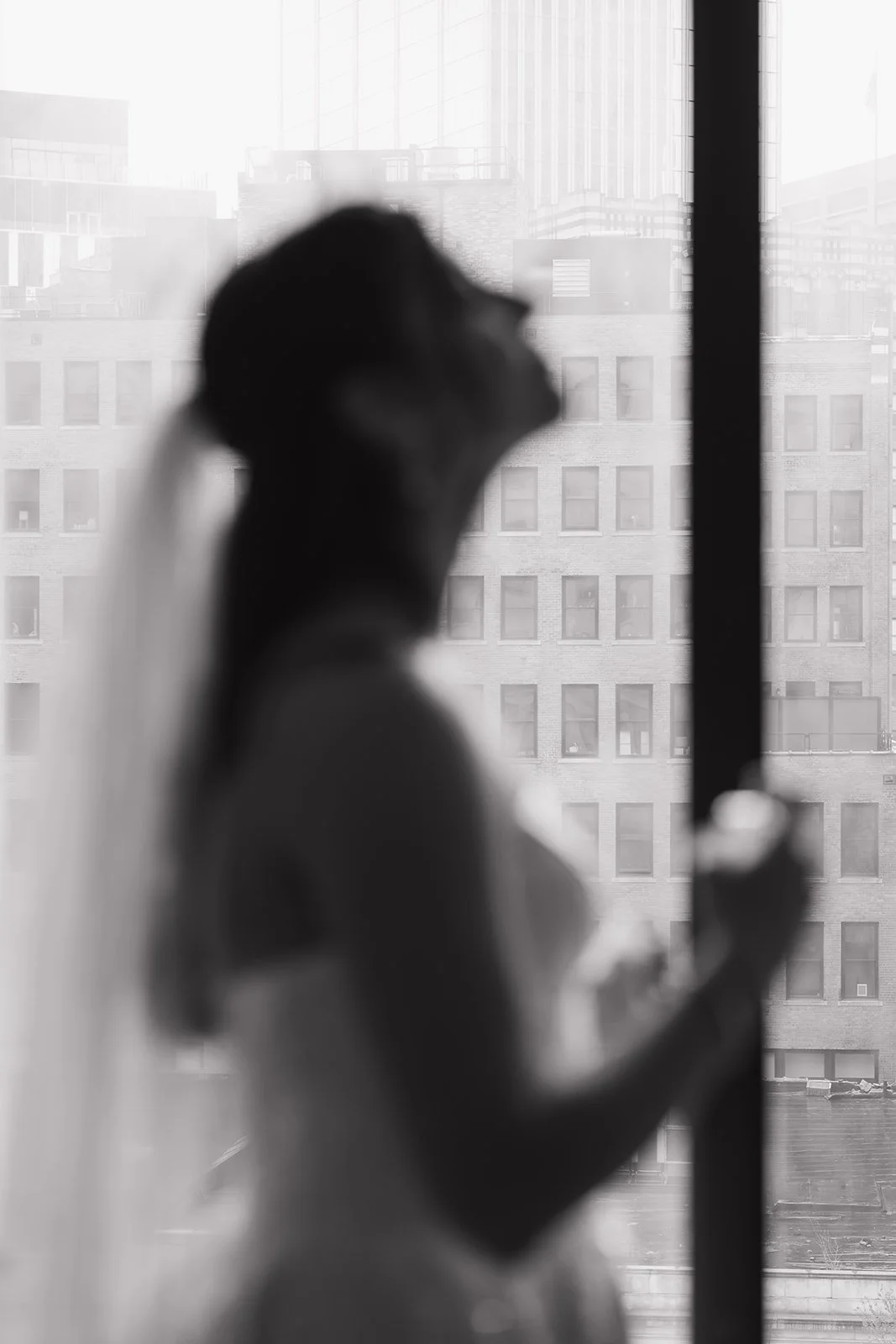 bride-getting-ready-terrace-room-book-tower-alaina-miller-photography (12).jpg