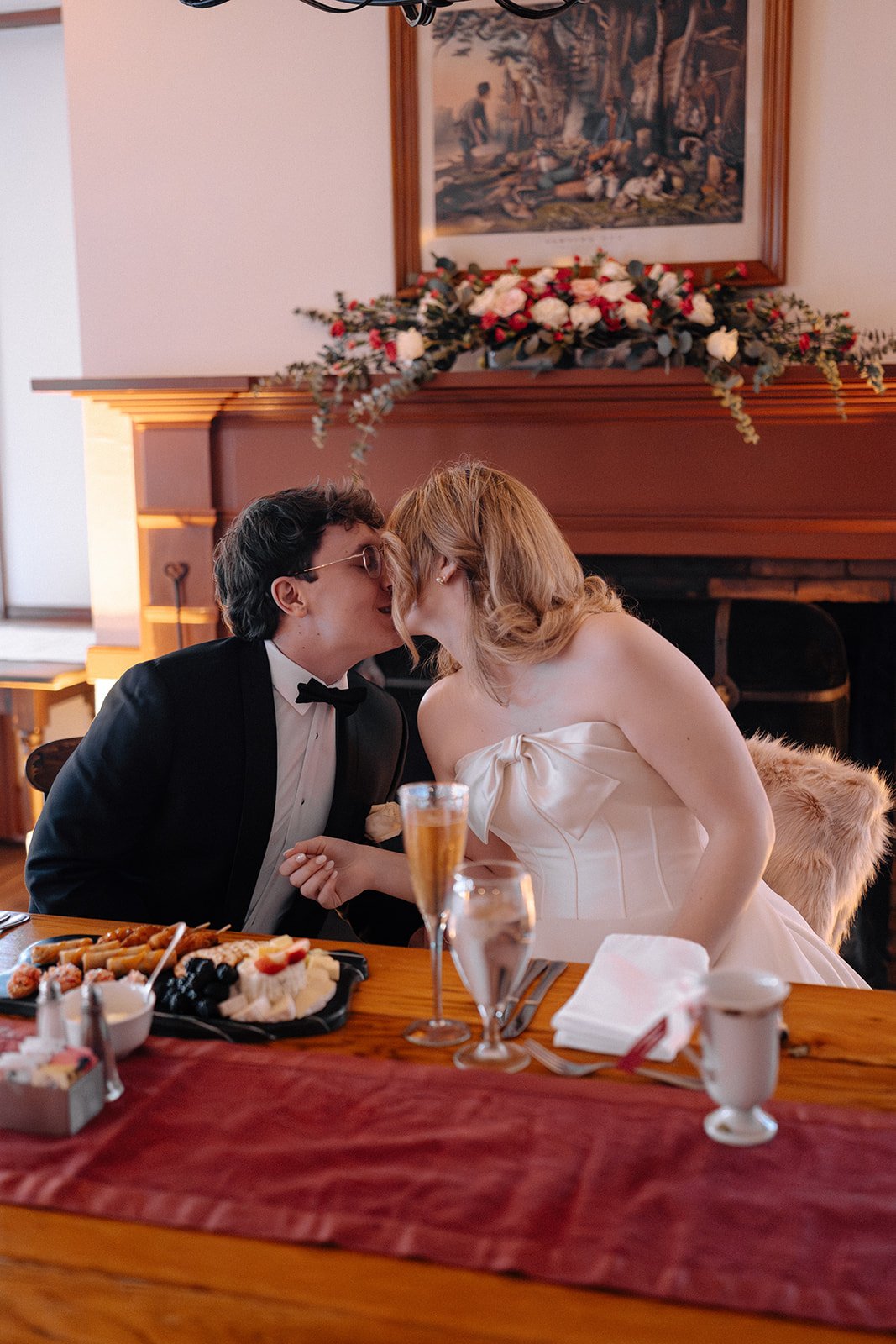 weddings-at-greenfield-village-eagle-tavern-reception-photos-alaina-miller-photography (11).jpg