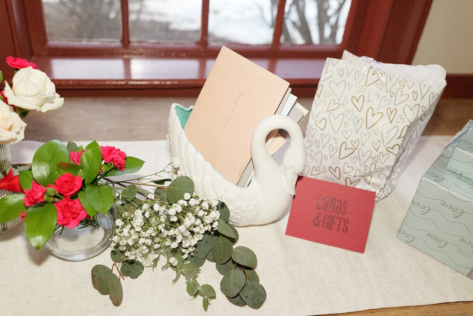 weddings-at-greenfield-village-eagle-tavern-reception-photos-alaina-miller-photography (12).jpg