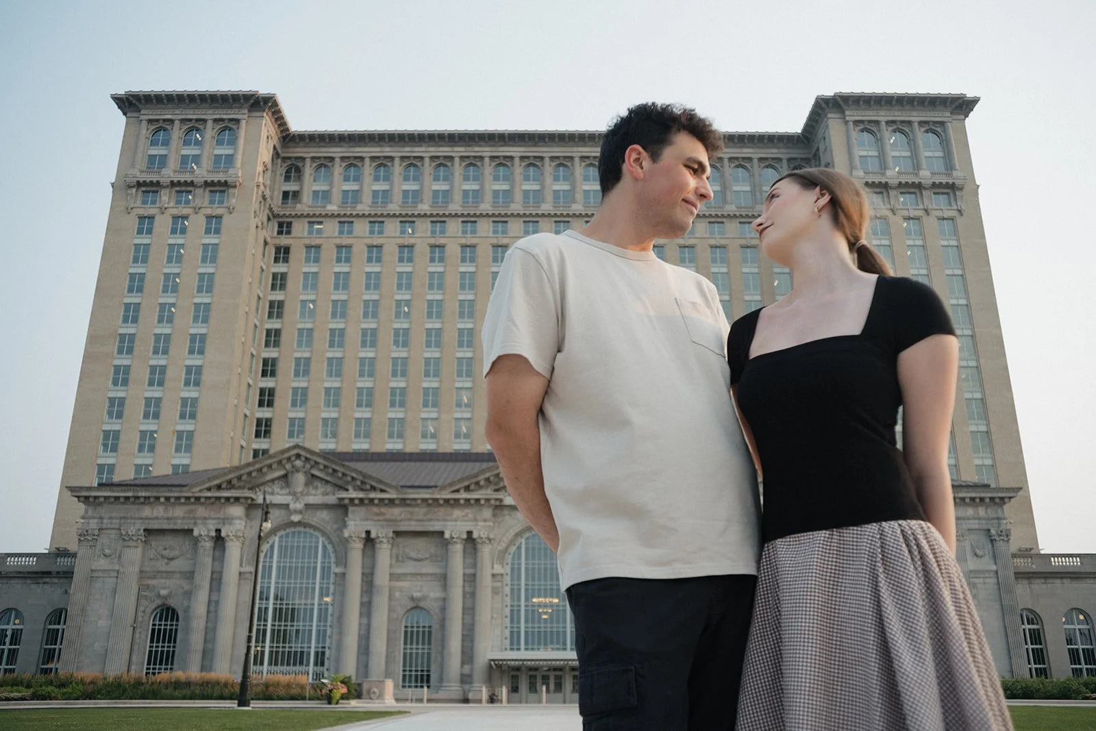 michigan-central-station-detroit-engagment-photos-alaina-miller-photography (1).jpg