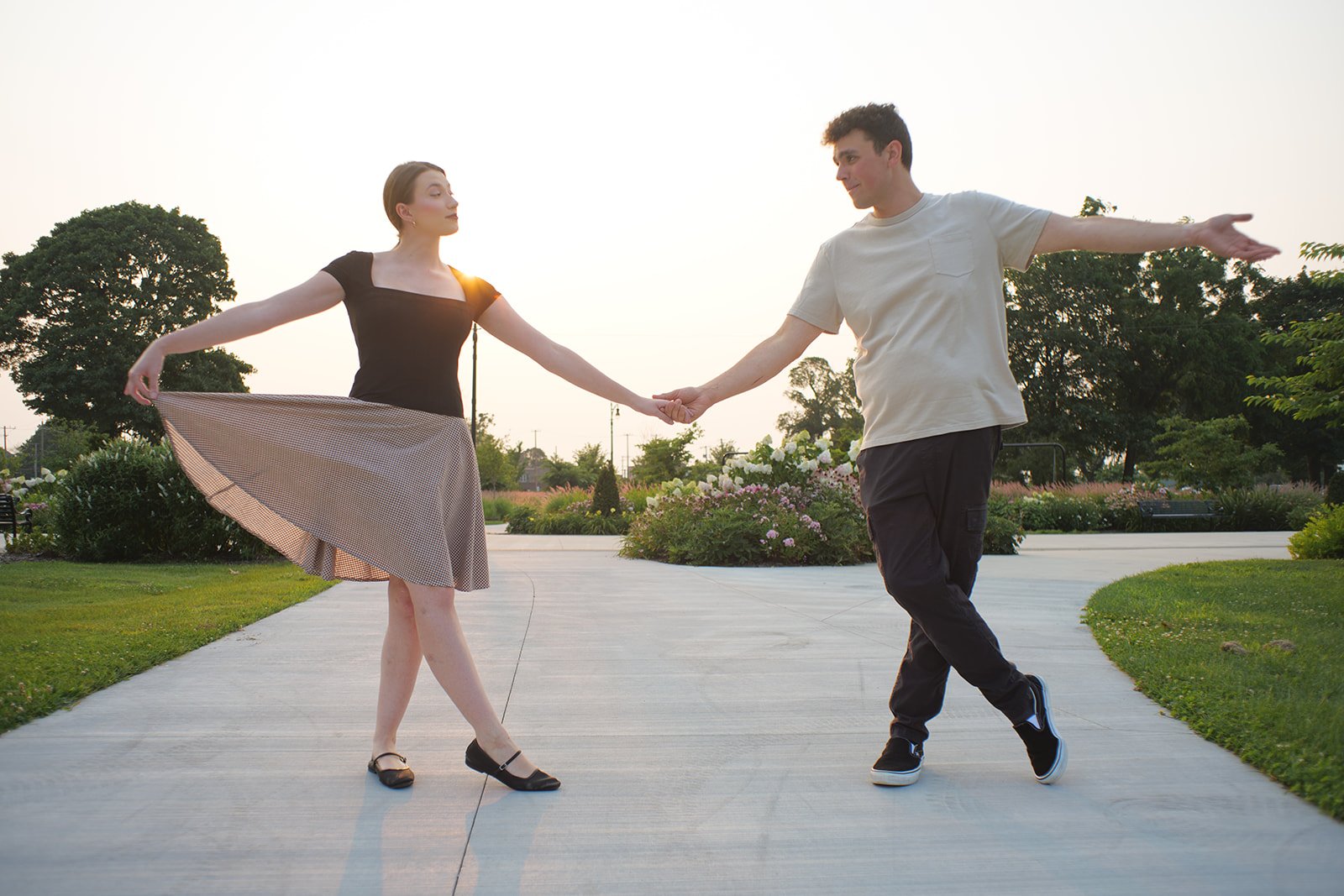 michigan-central-station-detroit-engagment-photos-alaina-miller-photography (6).jpg