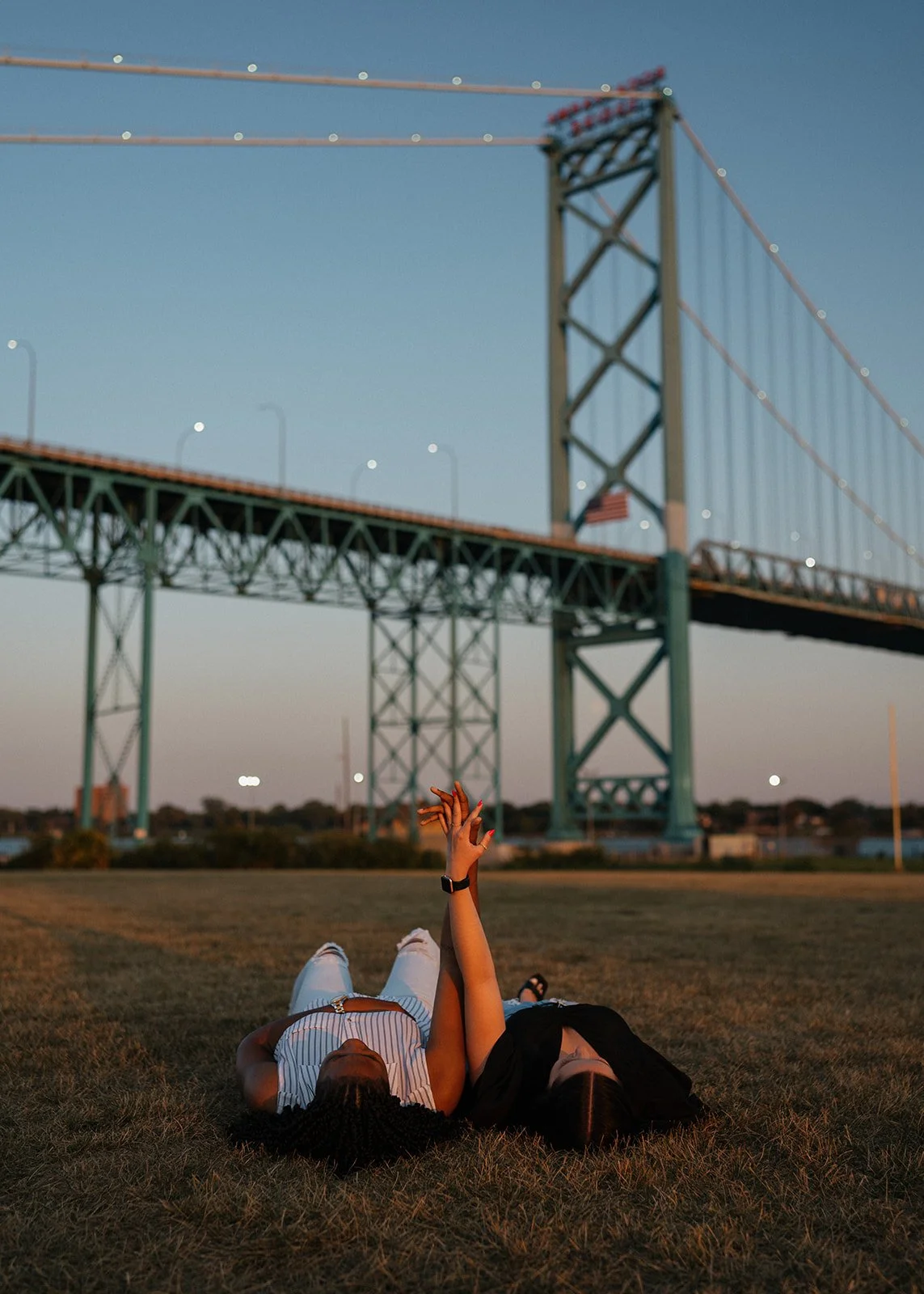 ambassador-bridge-detroit-engagement-photos-alaina-miller-photography (6).jpg