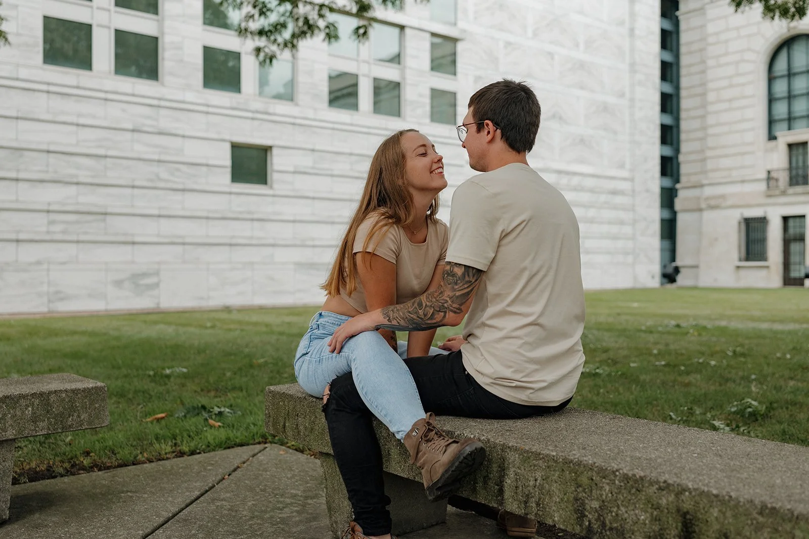 detroit-institute-of-arts-engagement-photos-alaina-miller-photography (6).jpg