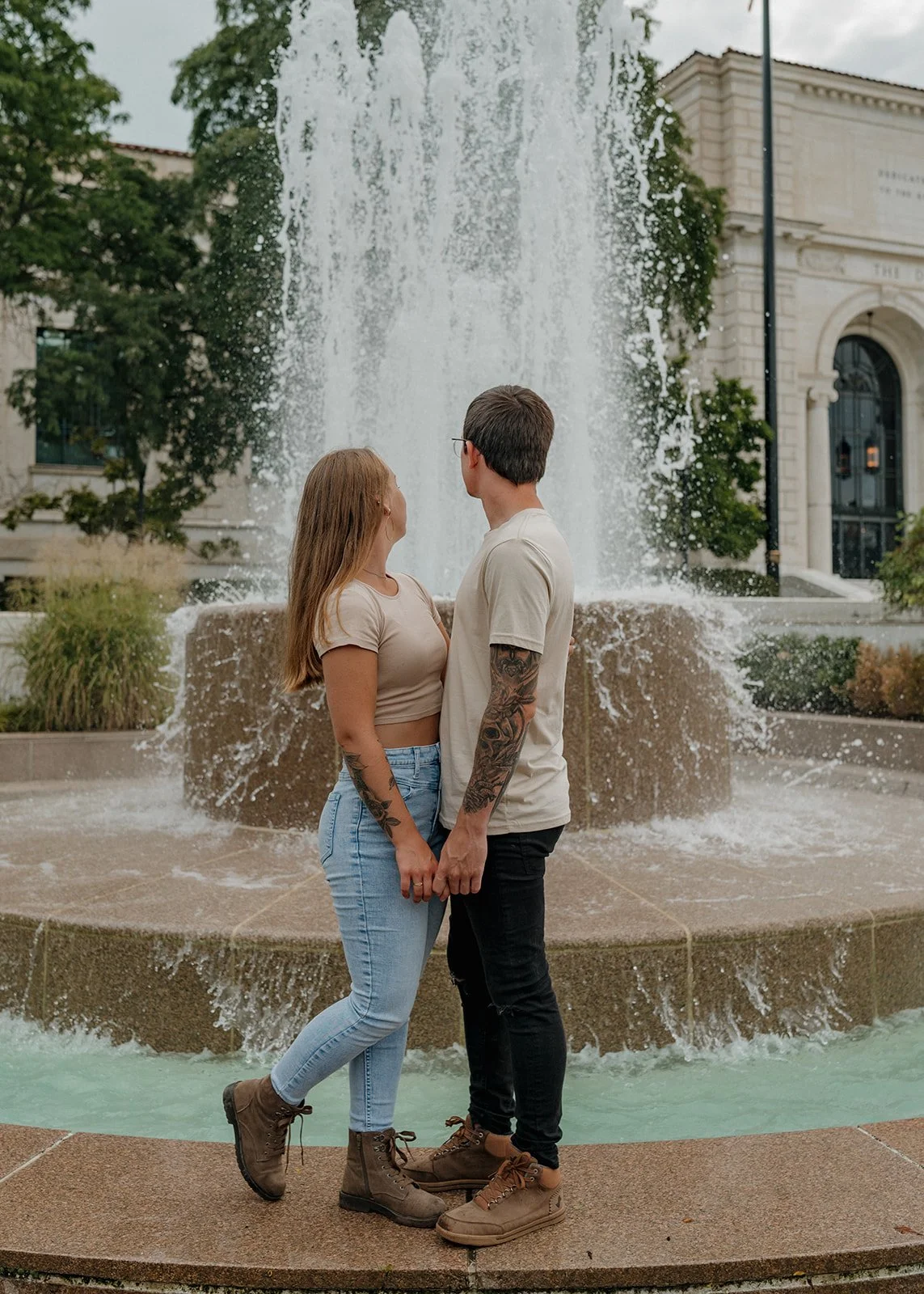detroit-institute-of-arts-engagement-photos-alaina-miller-photography (8).jpg