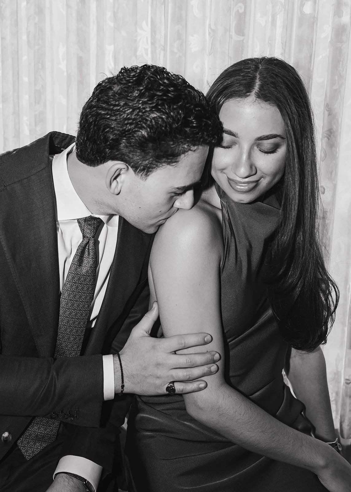 best-detroit-engagement-photo-locations-detroit-athletic-club-alaina-miller-photography-9226 (35).jpg