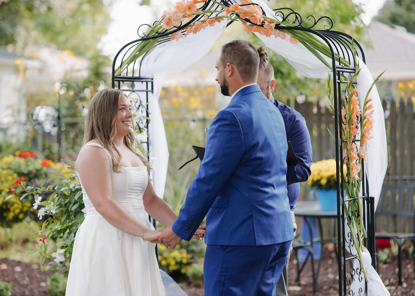 intimate-backyard-wedding66.jpg