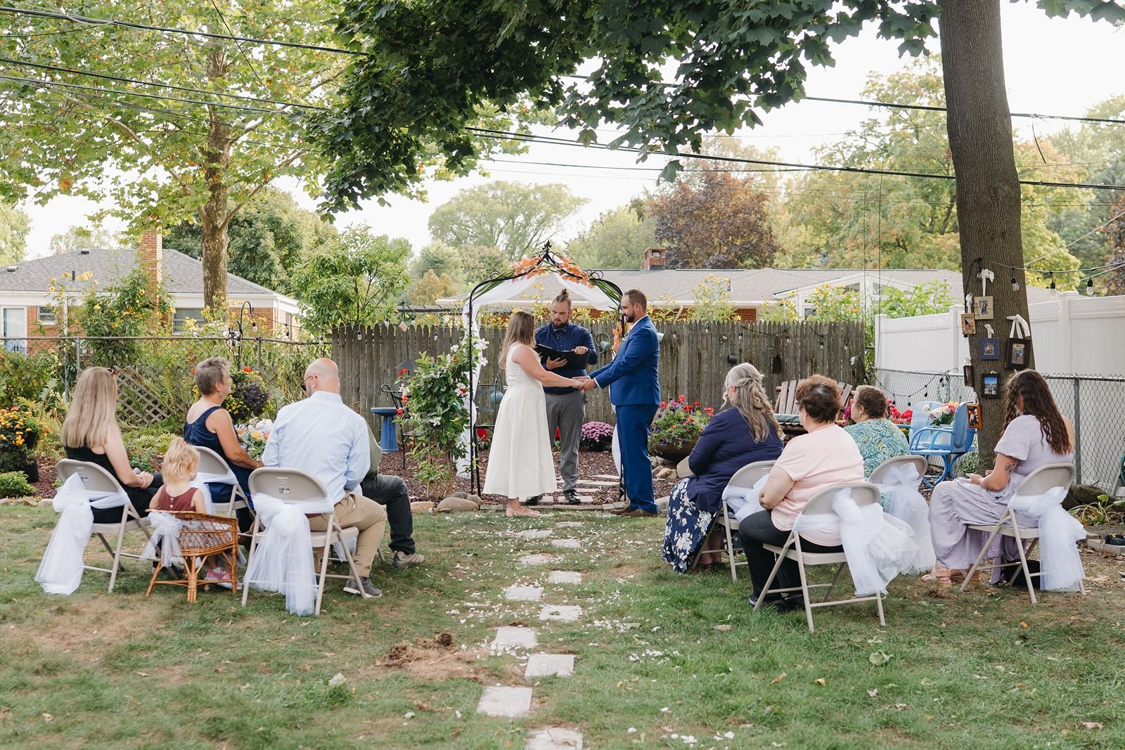 intimate-backyard-wedding53.jpg