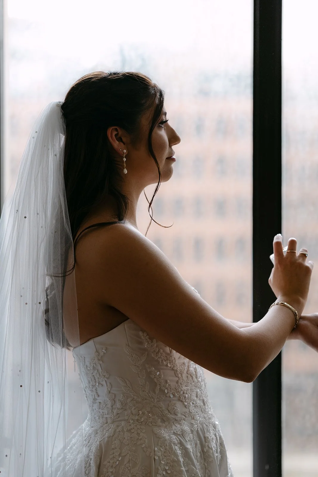 bride-getting-ready-terrace-room-book-tower-alaina-miller-photography (13).jpg