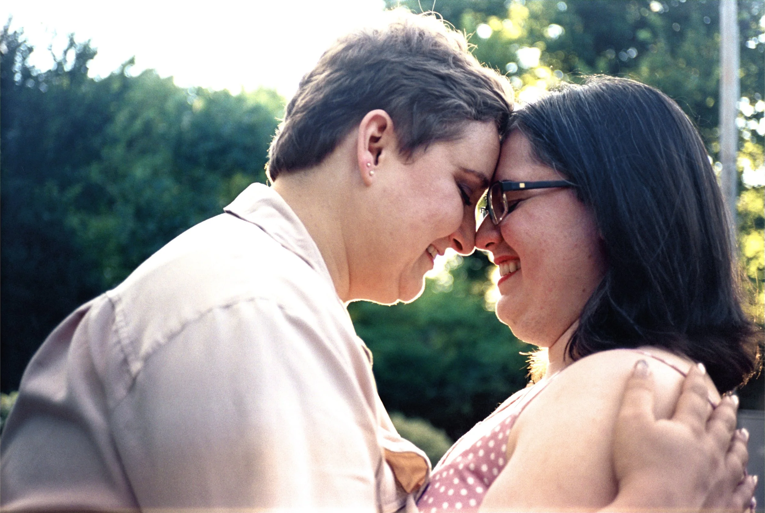 r001-006-Linnea and Stephanie web.jpg