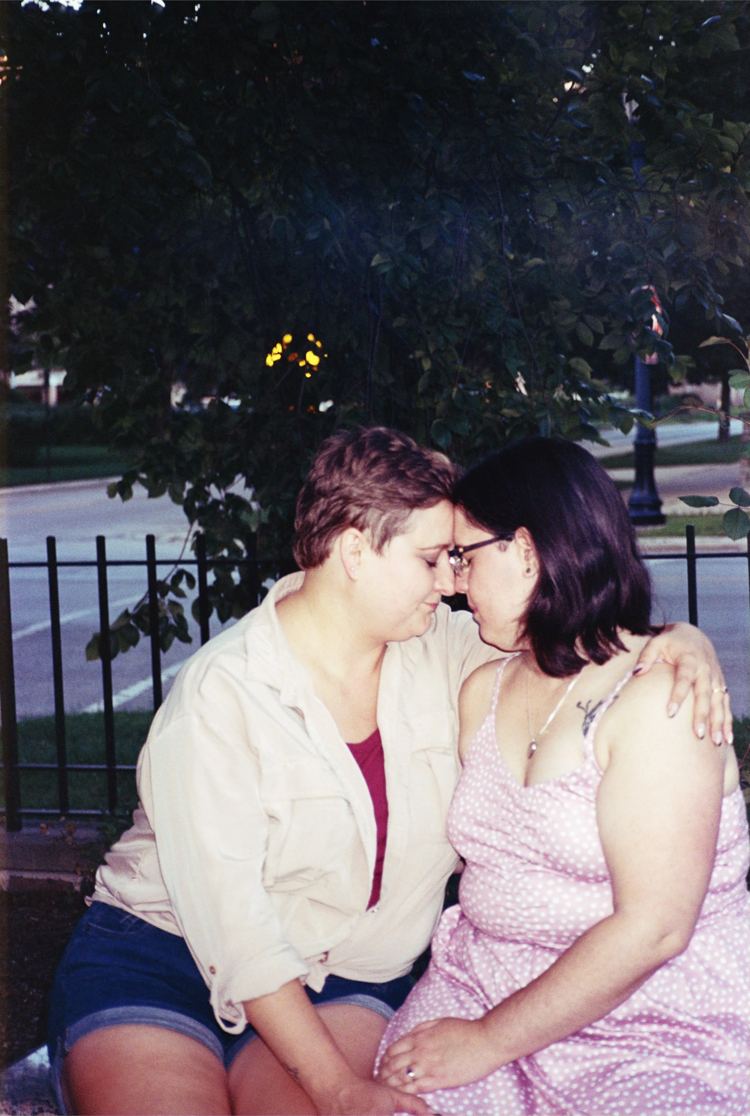 r001-010-Linnea and Stephanie-web.jpg