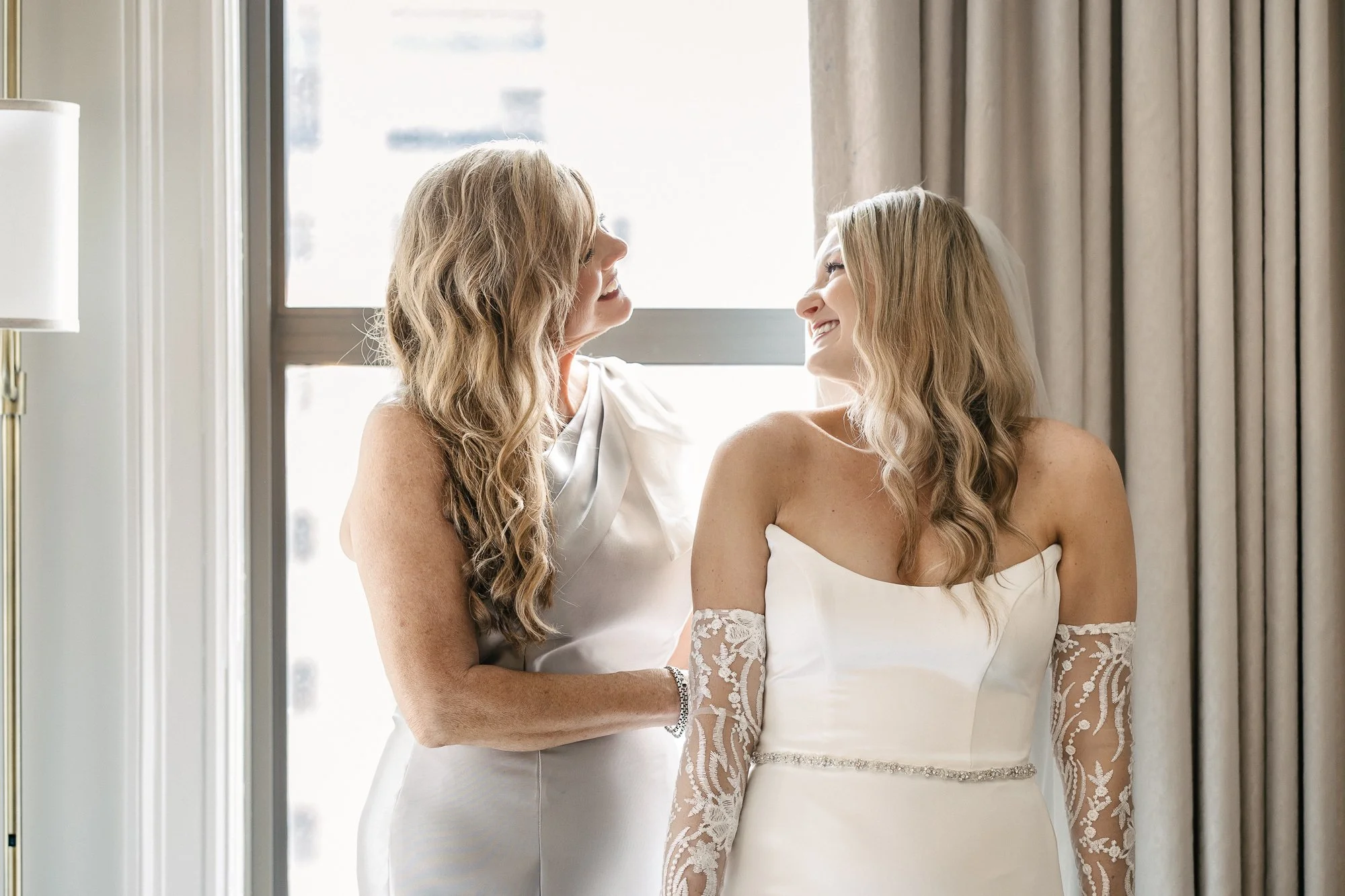 Milwaukee Wedding-Pfister and The George Wedding Photographer-Becca Heuer Photography-009.jpg