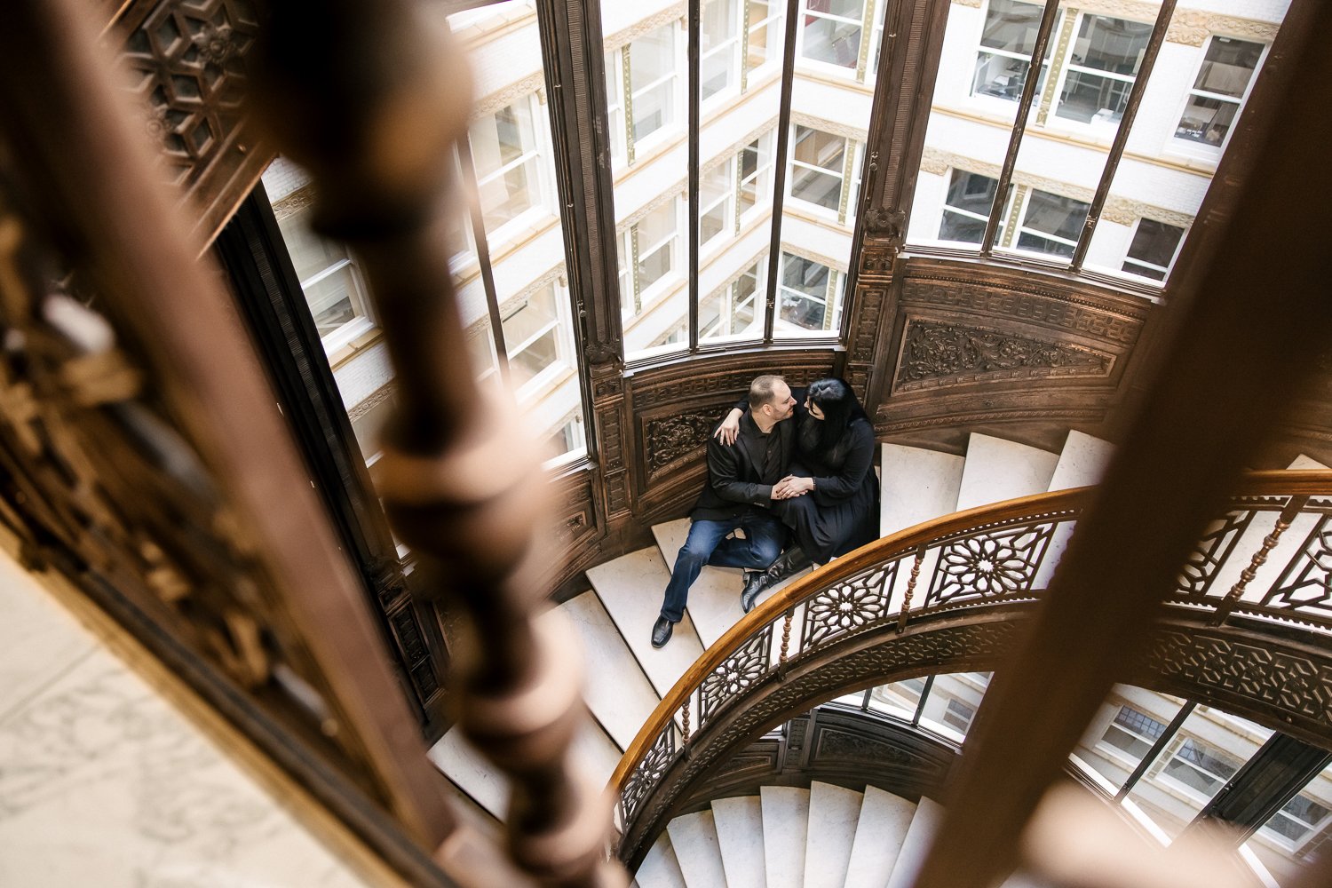 Chicago Rookery Building Engagement Photos-Becca Heuer Photography-003.jpg