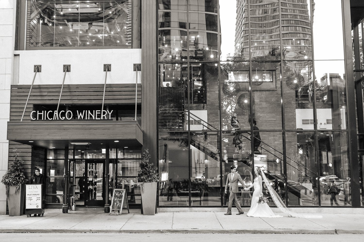 Chicago Winery Wedding Photos-Becca Heuer Photography-018.jpg