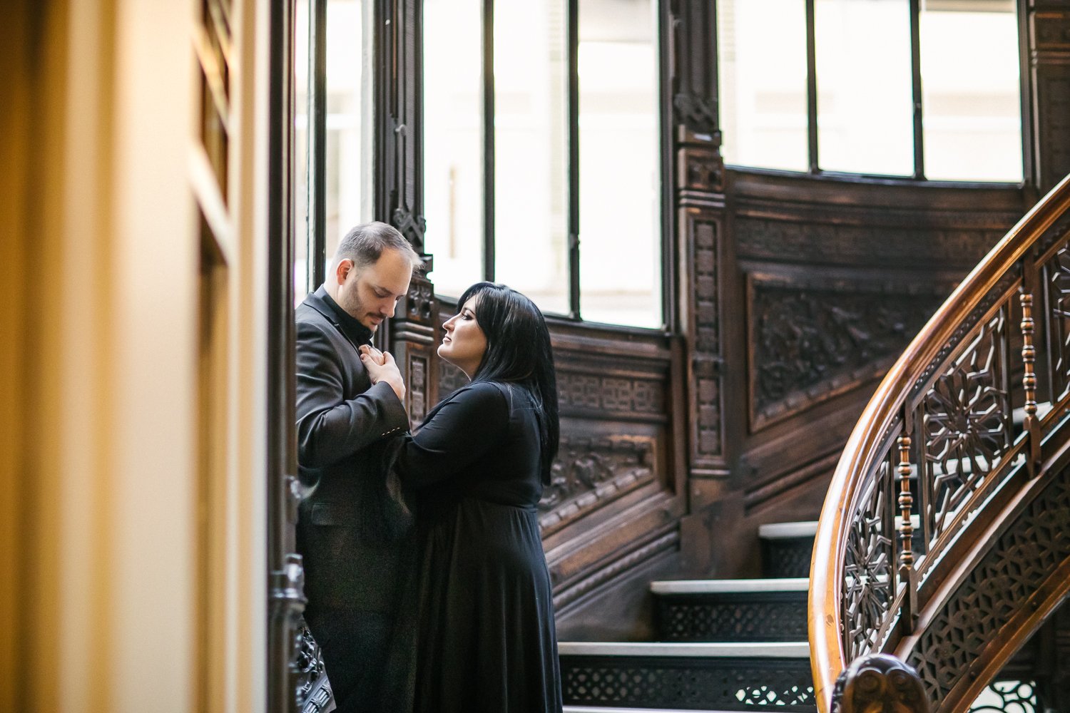 Chicago Rookery Building Engagement Photos-Becca Heuer Photography-006.jpg