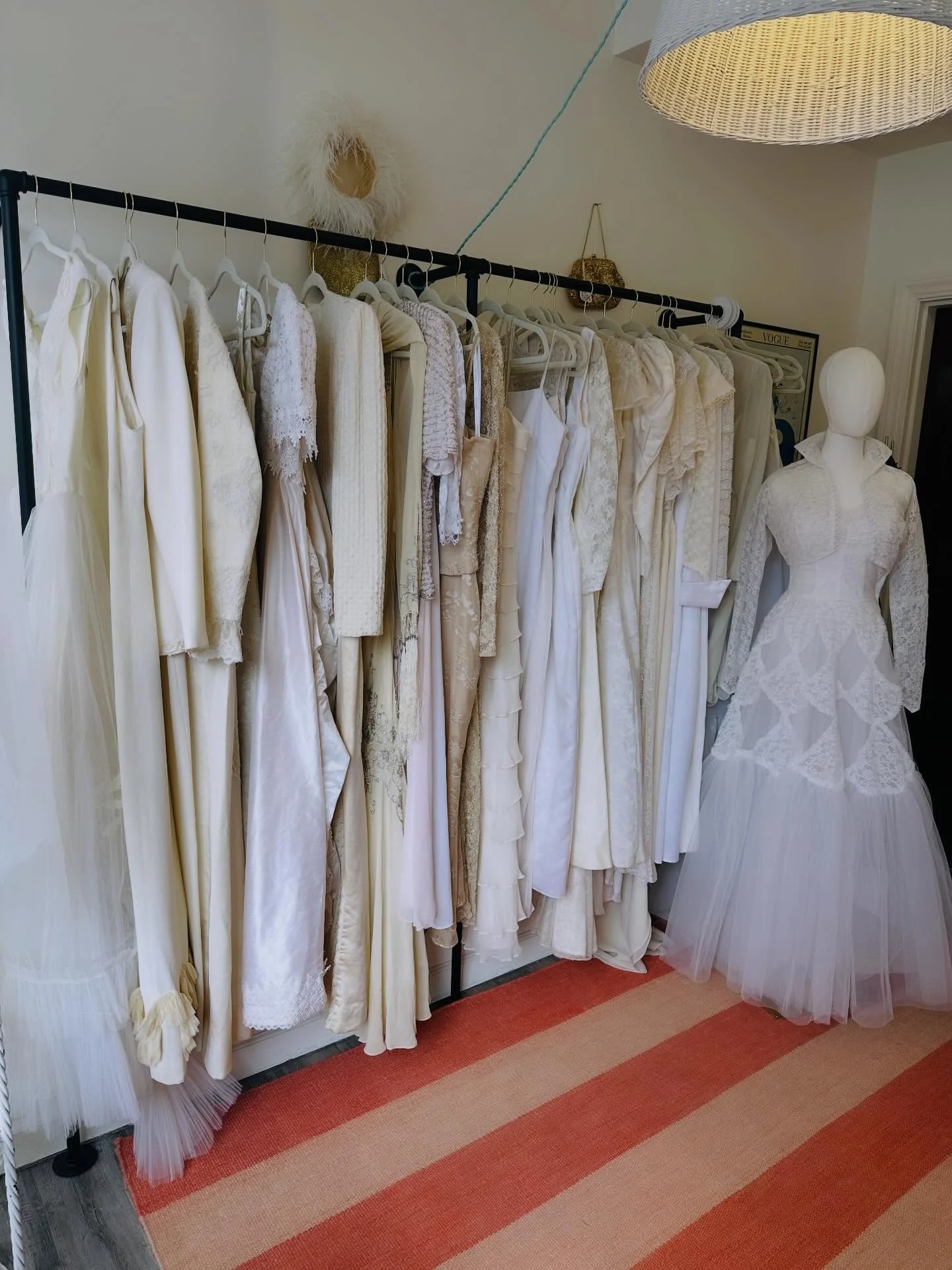 Misty SF mornings in our cozy try-on space ☺️

Book your bridal session at our site and come check us out!