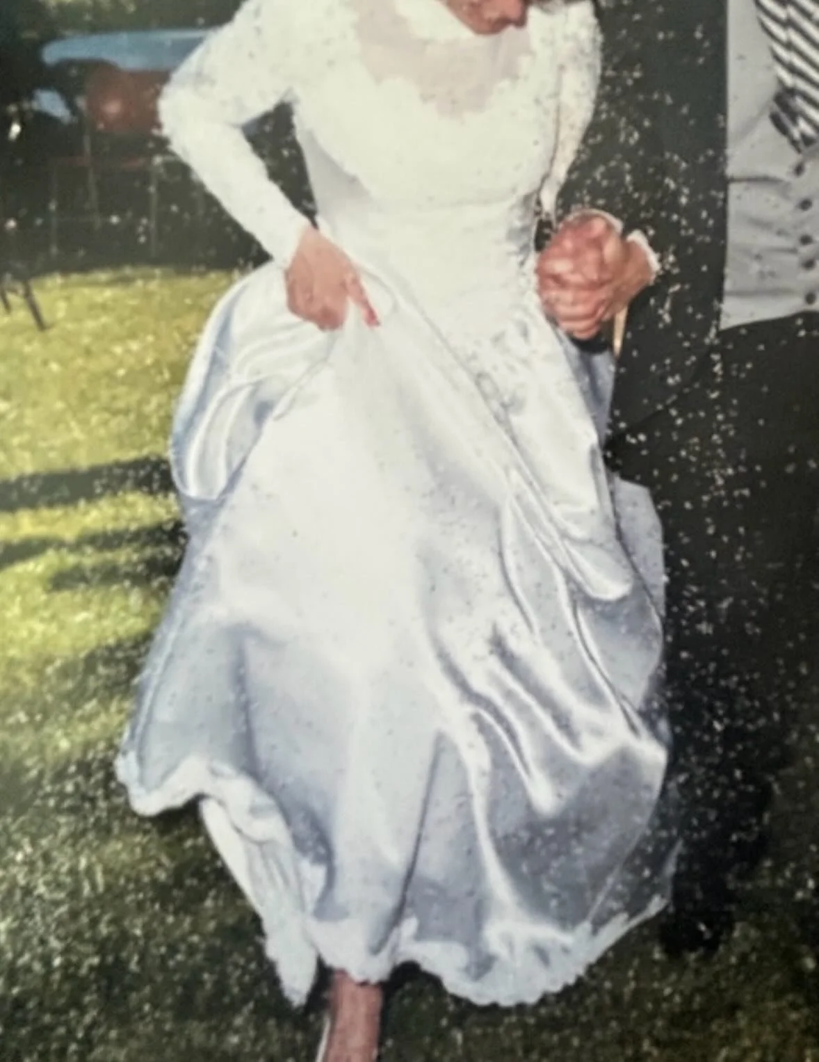 This 1980s charmer - all the WOW of the decade, none of the excess/iridescence/pouf - is available now! 

#80swedding #vintagebridal #bayareabride #sfwedding