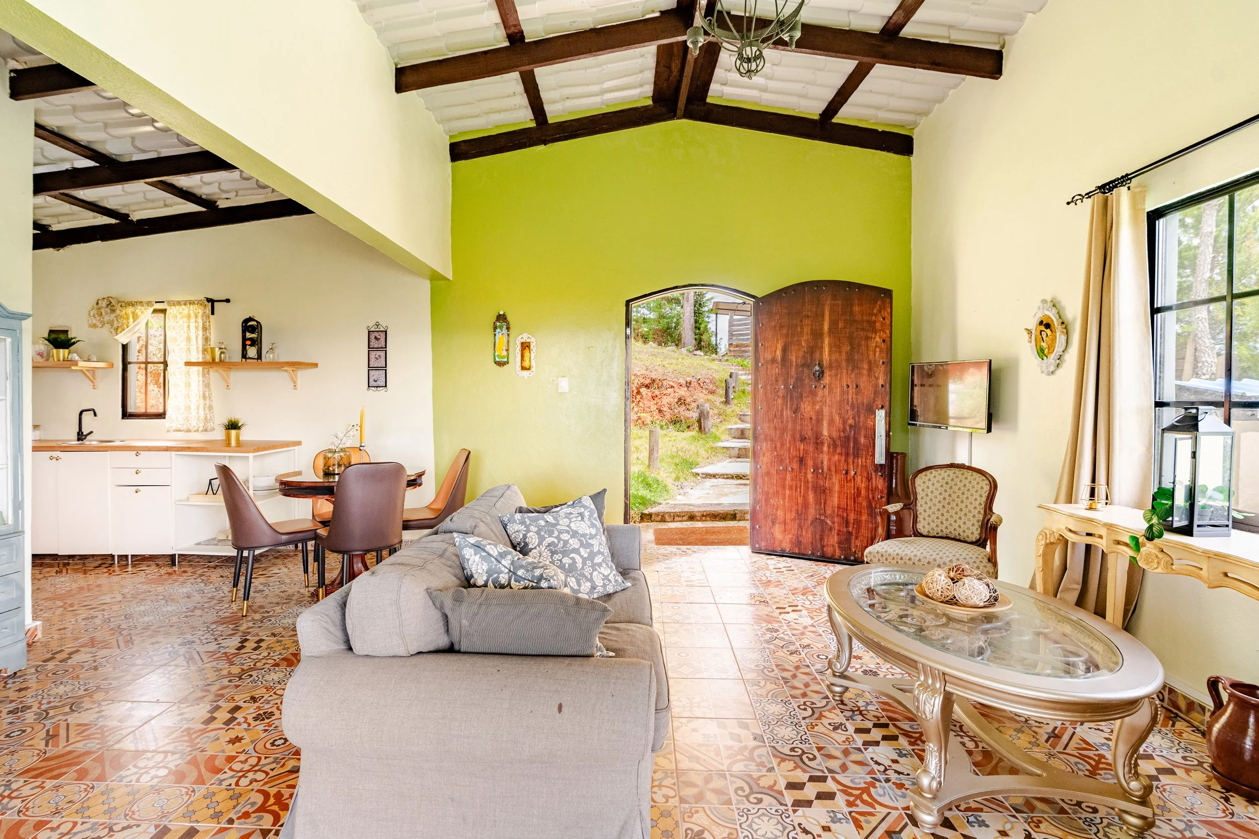 SALA COLONIAL.jpg