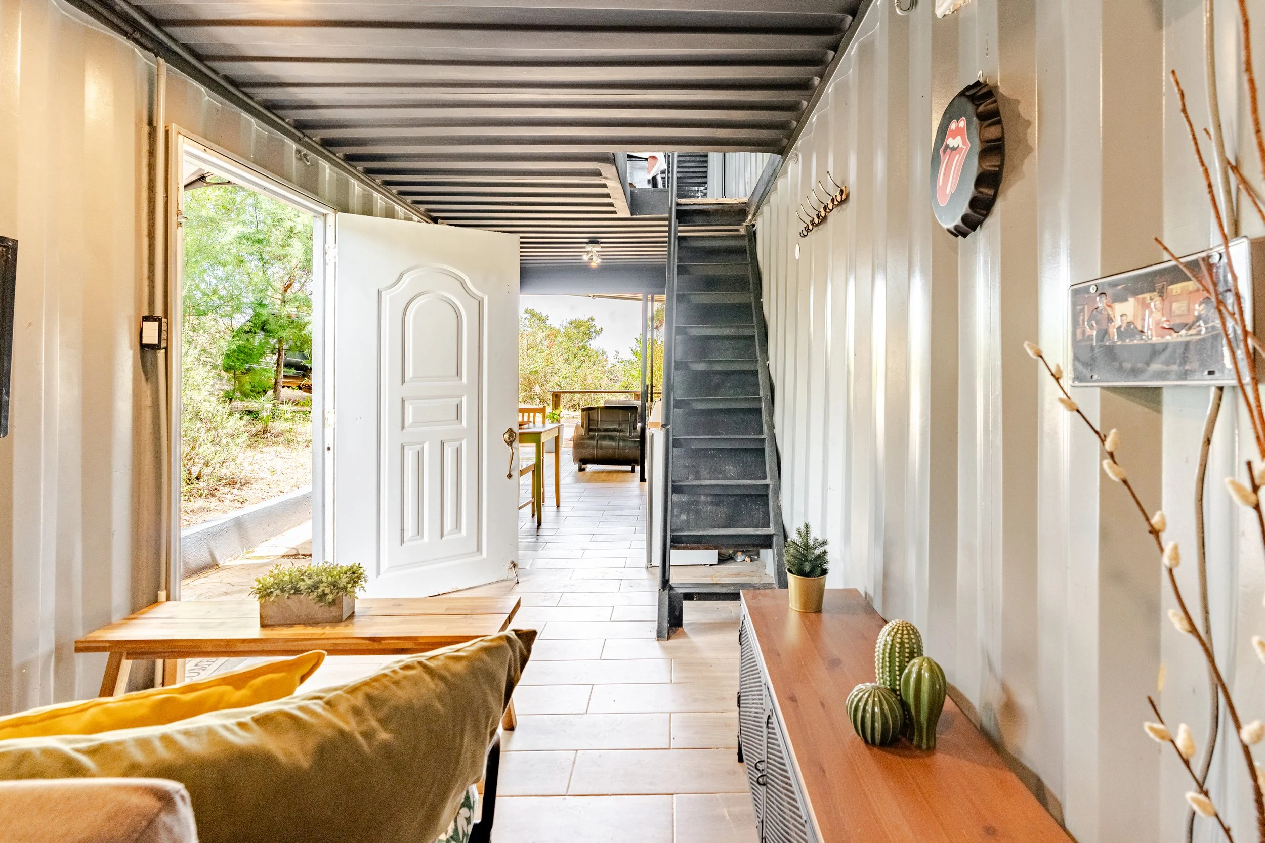 FURGON ESCALERA SALA.jpg