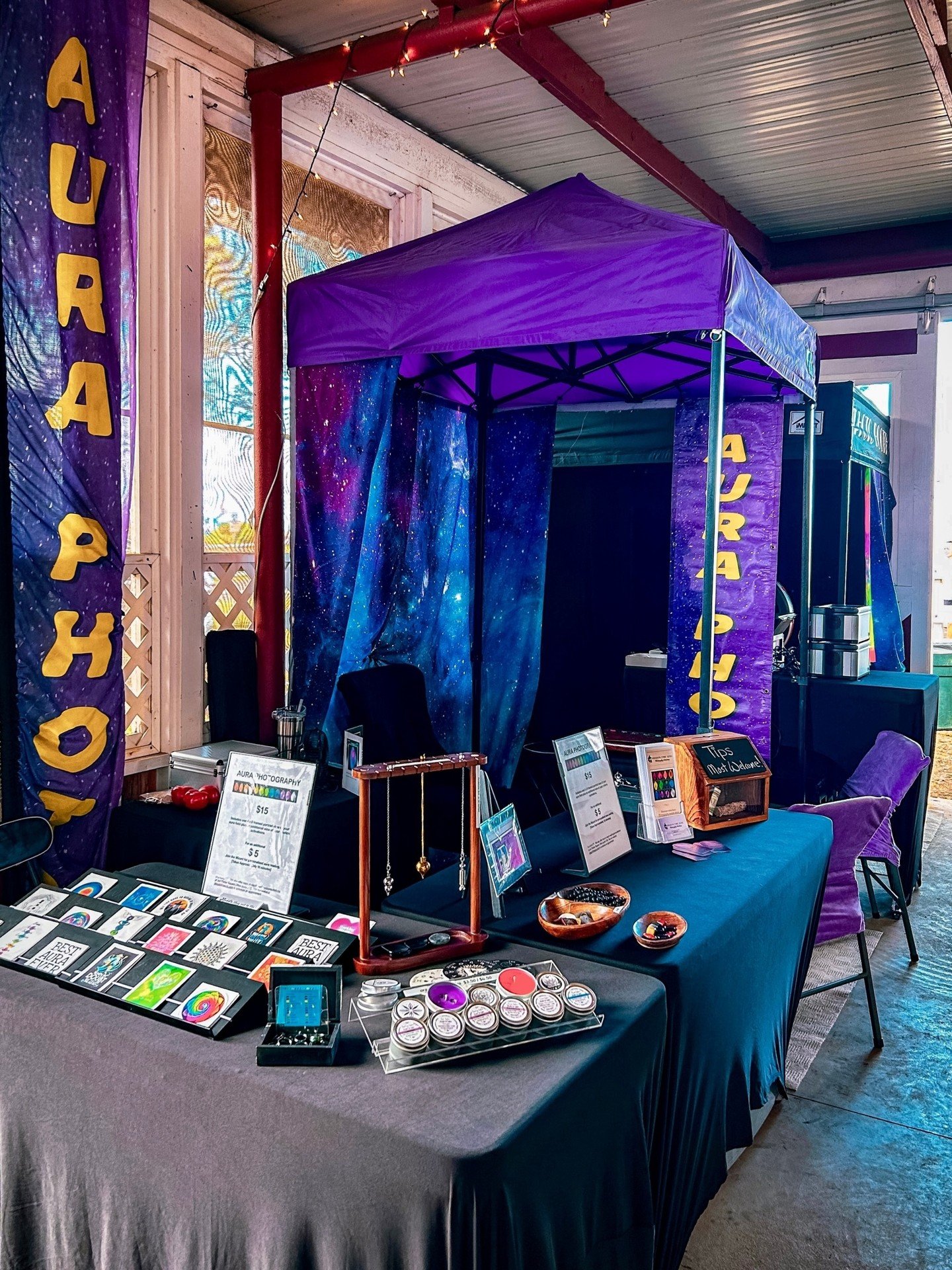 Wednesday office views...😍 Visit us at the Pukalani Stables Wednesday market for aura photos + readings with The Wizard! 🧙&zwj;♂🔮 10am-2pm every week in Waimea, Big Island