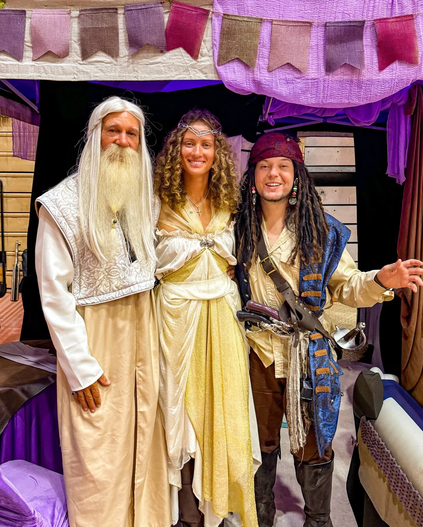 The realm calls once more! 🏰✨
We&rsquo;ll be at the @honokaa_ren_faire next weekend (Nov 8) with our mystical aura photography, crystals, and a touch of Dragon Fire magic 🔮
Can&rsquo;t wait to see all your legendary looks and radiant energy! 💫

-
