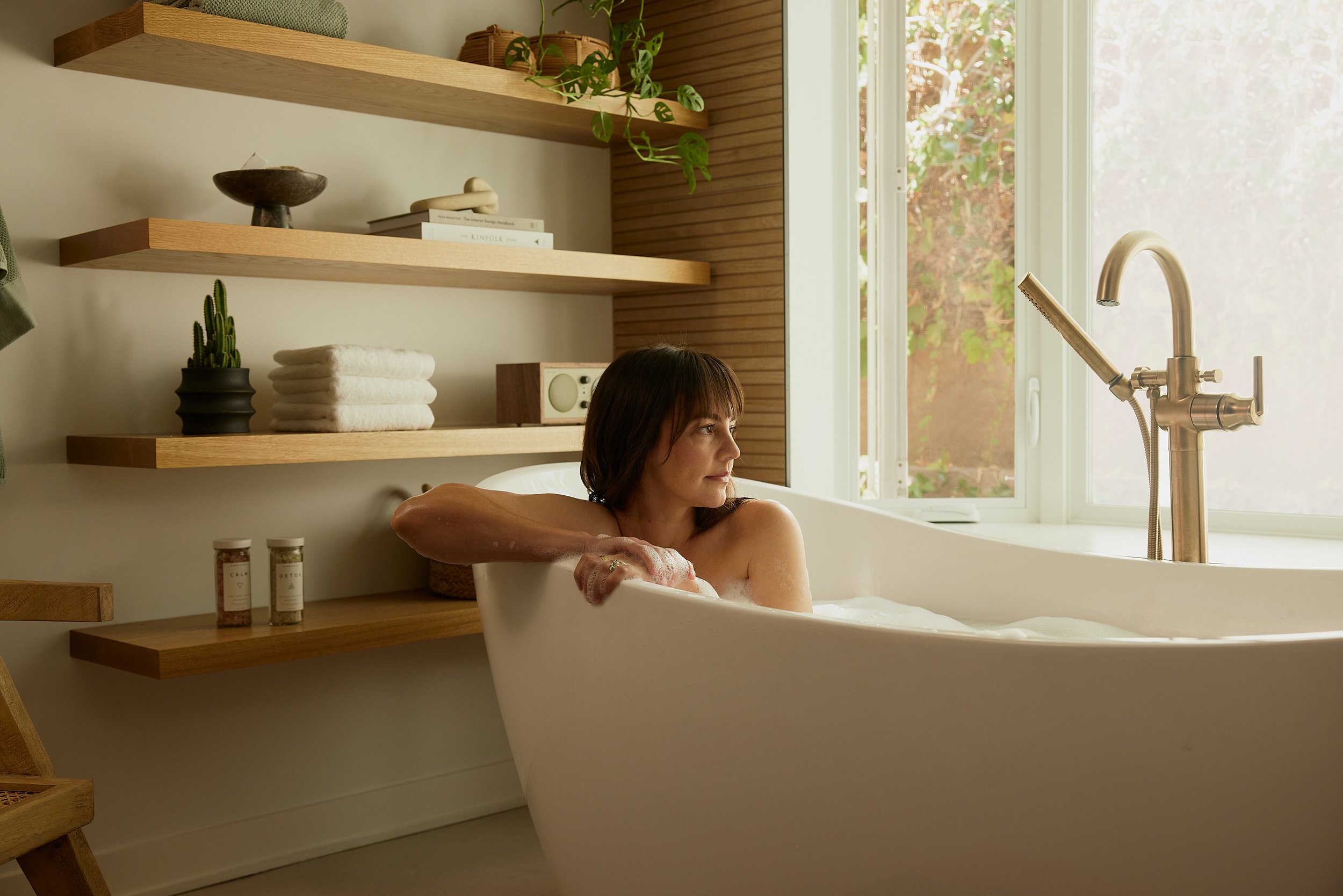 PeacefulRetreat_SingleBathtub_1958.jpg