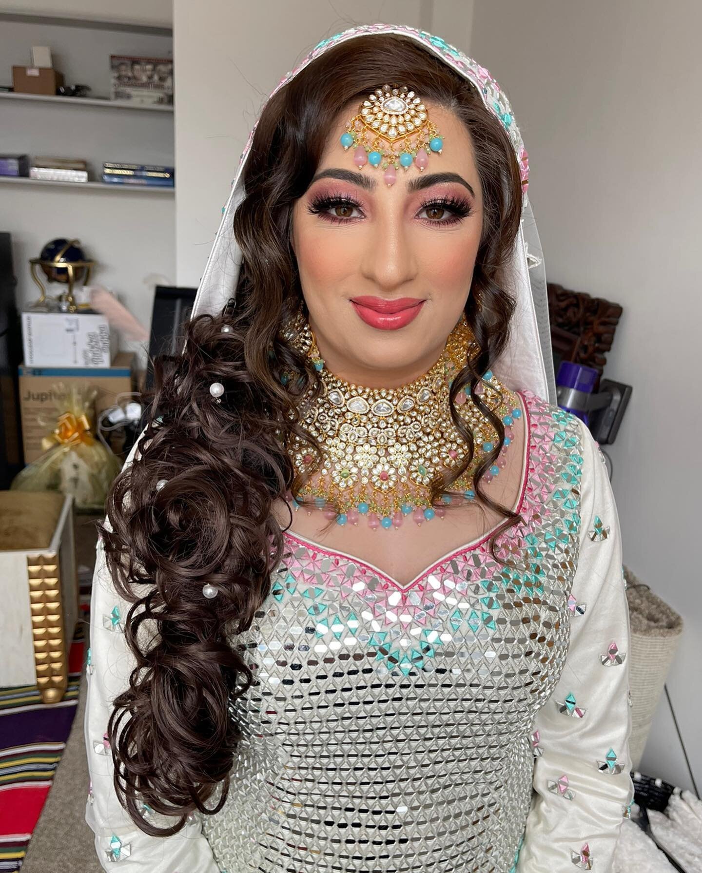 🤍 🤍 🤍 Beautiful Z A R A on her mehndi
 
Makeup, hair and styling @aroosiqbalmakeupartist 
Outfit @alankarsarees 

Call 07903171675 for bookings and enquiries
&mdash;&mdash;&mdash;&mdash;&mdash;&mdash;&mdash;&mdash;&mdash;&mdash;&mdash;&mdash;&mdas