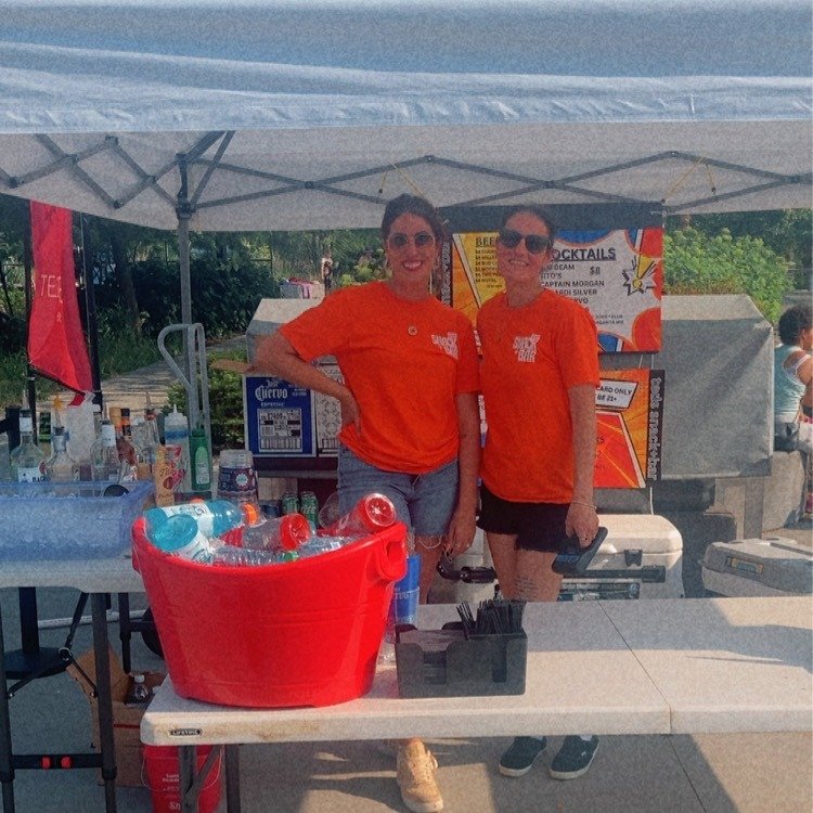MUDDY RIVER IS BACK!
TAYLOR & CHELBY WOULD LOVE TO SEE YOU TONIGHT AT THE BEER TENT! 21+
DON'T FORGET YOU CAN GRAB SNACKS AND MORE BEVERAGES AT OUR USUAL SPOT AT THE PARK AS WELL!