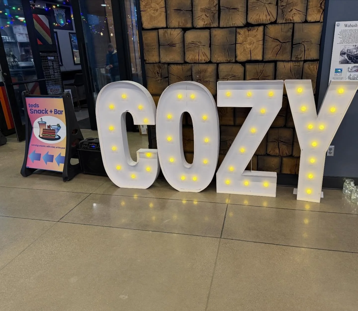 We&rsquo;re getting COZY @ Promenade Park today! Plenty of activities for breaking up the cold!

#teds #snackbar #cozy #wintercozy #dtfw @fortwayneparks