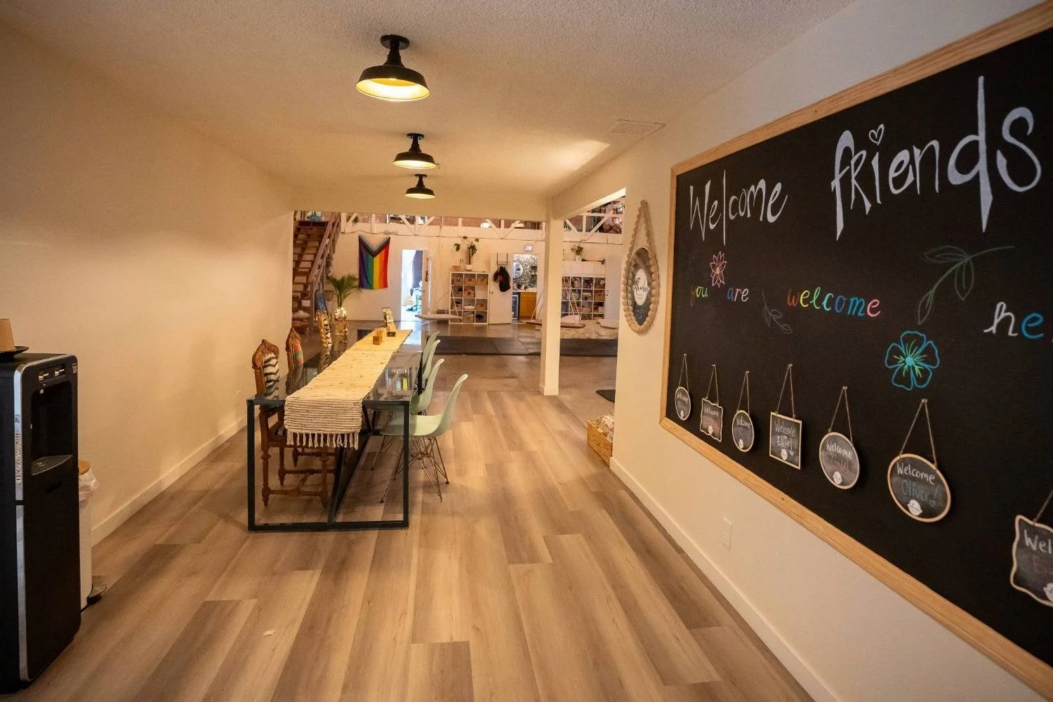 Welcoming seating area at Wetherbee Pediatric Therapy's North Hollywood clinic.