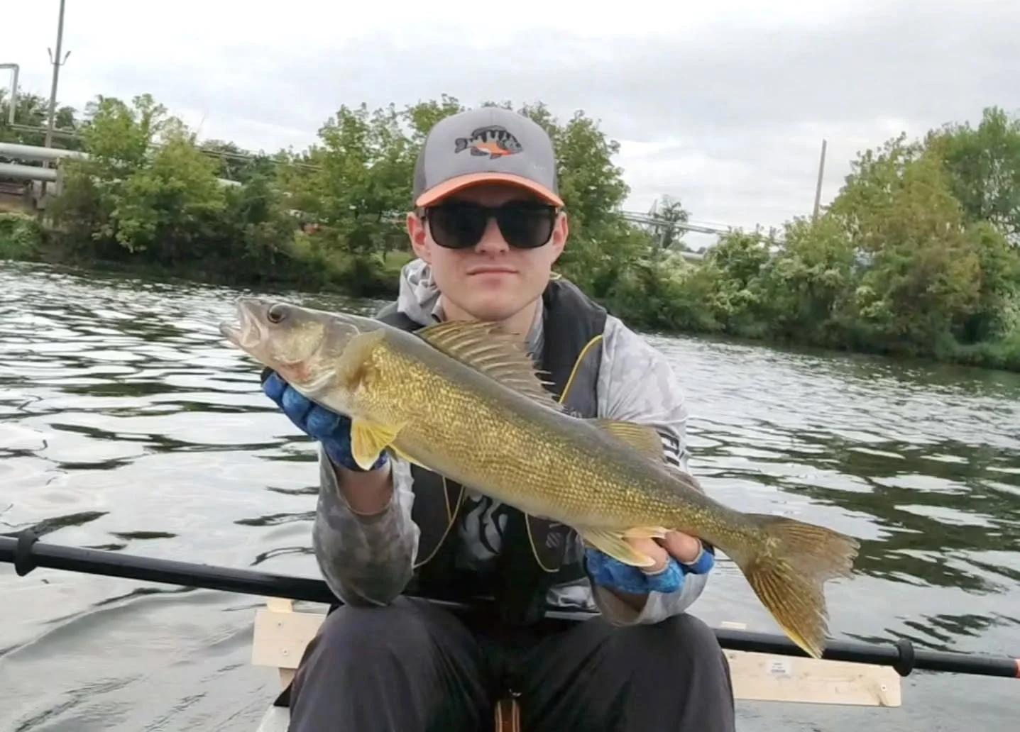 I fished my first kayak tournament last Saturday. Drove 2 hours up to a river and my planned put-in was closed for construction, so I had to scrambled to find a new spot, which cost me about an hour. Then half way up river my newly installed Facebook
