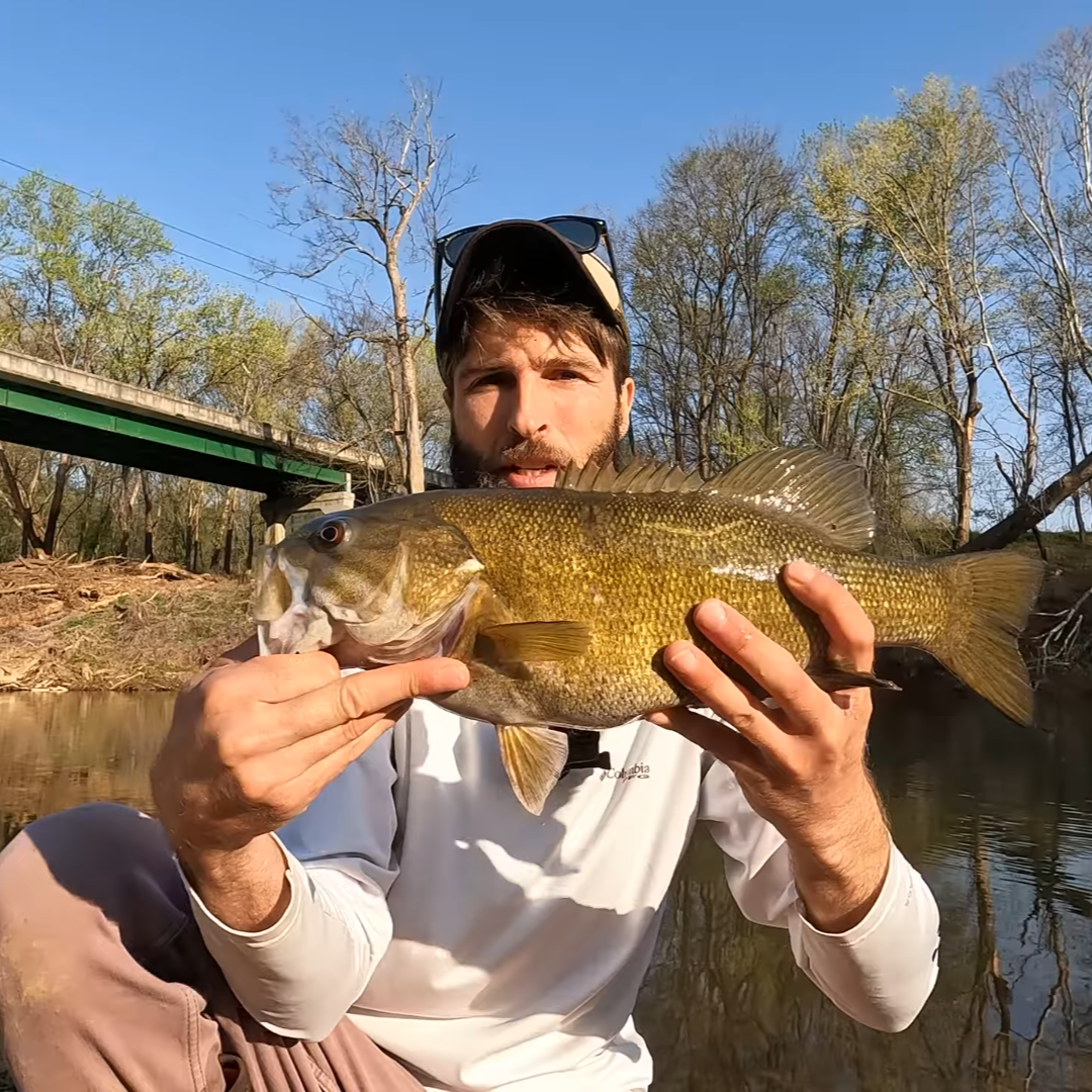 Kentuckessee Angler with a nice smallmouth caught on the Banshee!