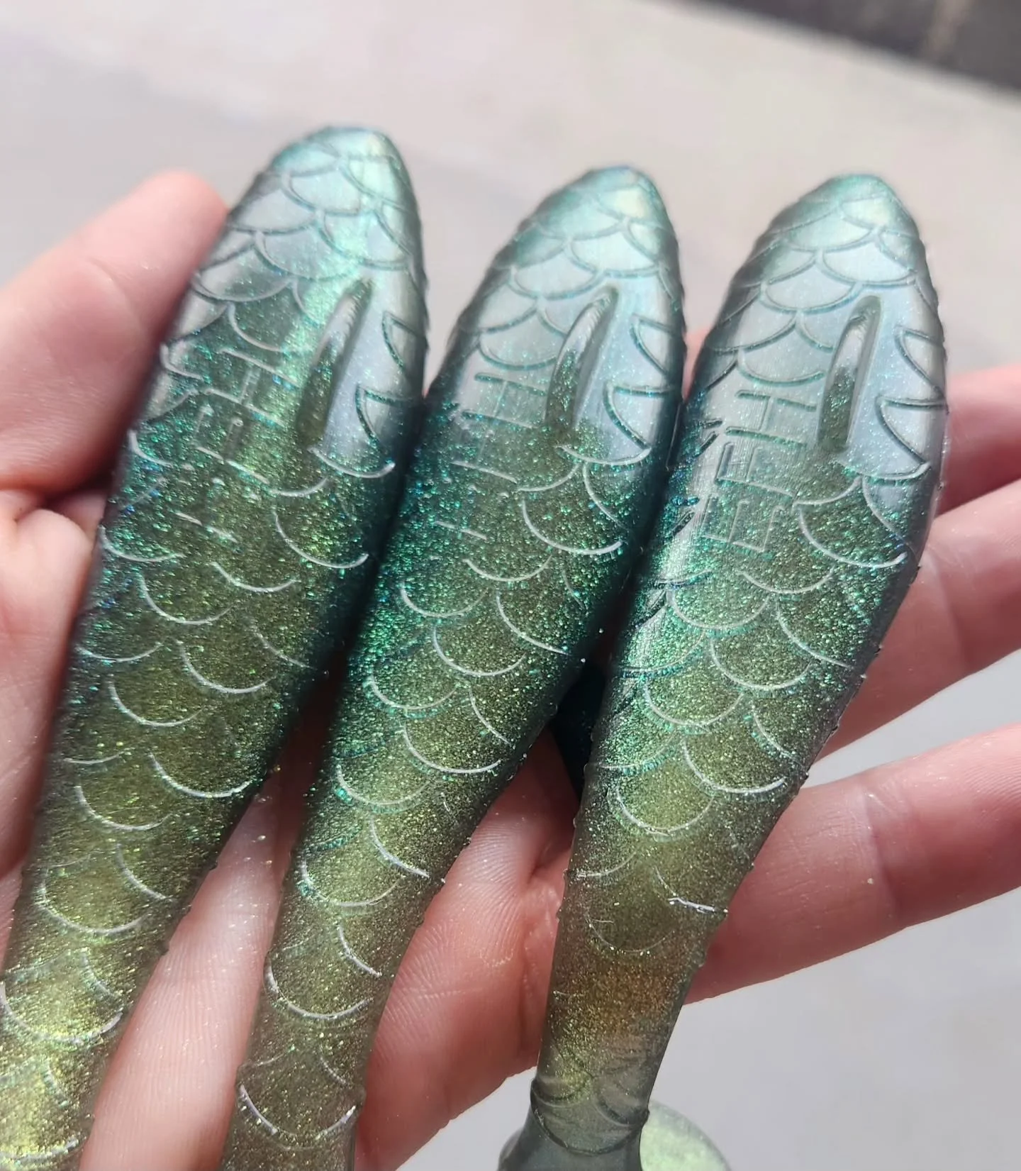 I made a few XL Banshees with color-shifting pigments and extra hard blend plastic. Pretty happy with how these turned out. Live on Engineeringhooksets.com if anyone wants to check them out. $15/pack

#swimbaits #swimbaitfishing #paddletail #baitmaki