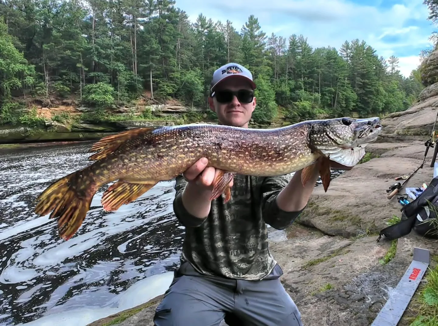 Got myself a 30" pike, a few musky and a decent smallmouth on a camping trip up north. All in my latest video on youtube. 

#Pikefishing #muskyfishing #smallmouthbassfishing #EsoxFishing #riverfishing