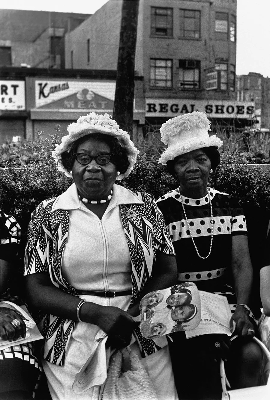  Ming Smith, Amen Corner Sisters, Harlem, New York, 1976 @ Ming Smith 