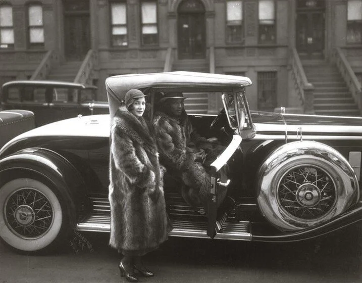  James Van Der Zee,  Couple, Harlem , 1932, © 1969 Van Der Zee 