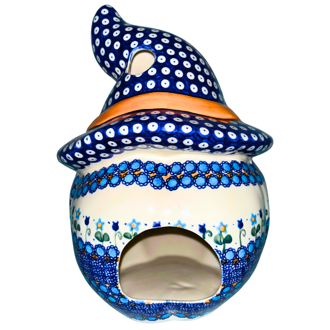 Vena Polish Pottery jack-o’-lantern with witch hat, hand-painted in blue floral patterns. Handmade in Bolesławiec, Poland, perfect Halloween décor and collectible stoneware.