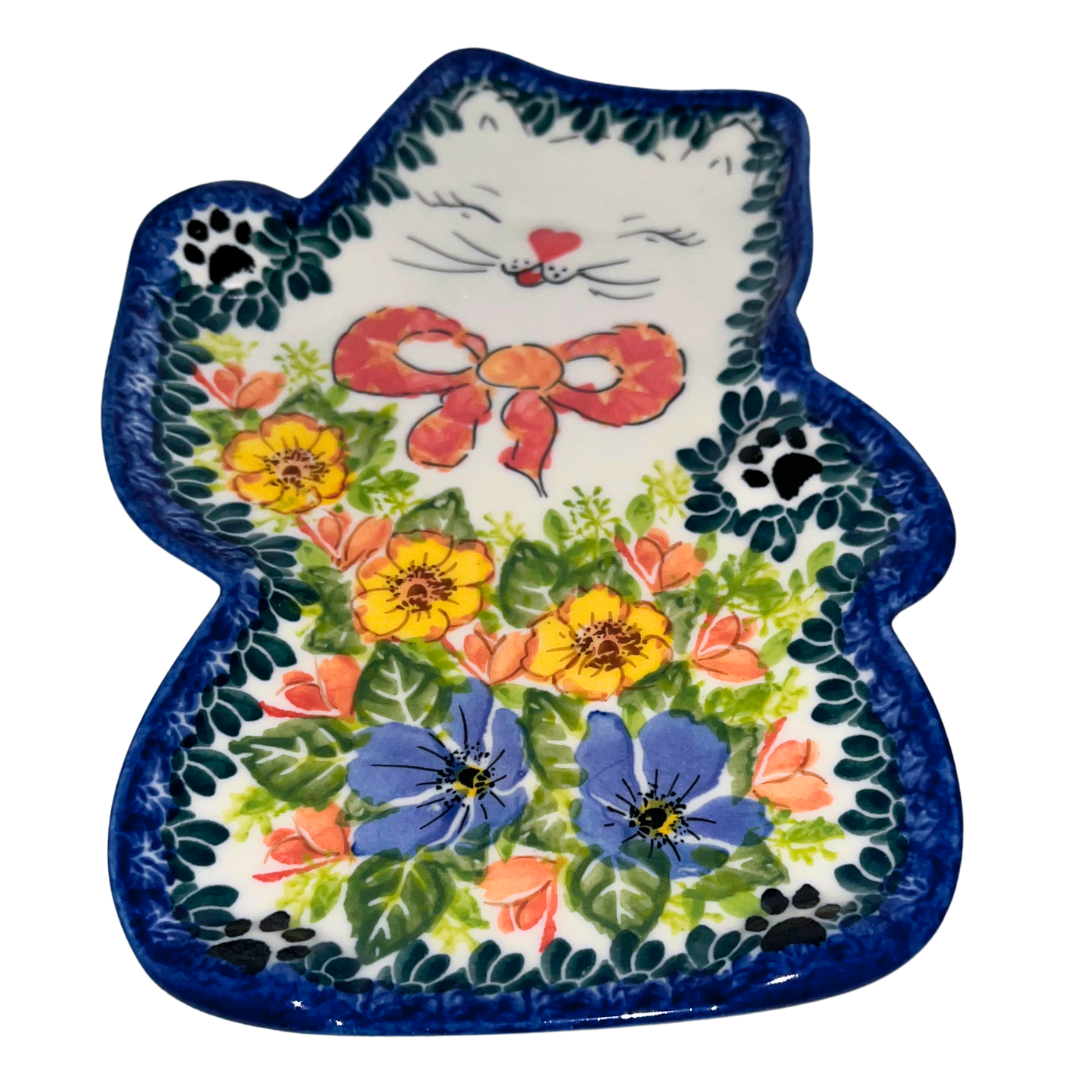 Hand-painted 8x6 cat-shaped Polish pottery plate with floral design and blue rim. Dishwasher and microwave safe. Unique decorative and functional piece.