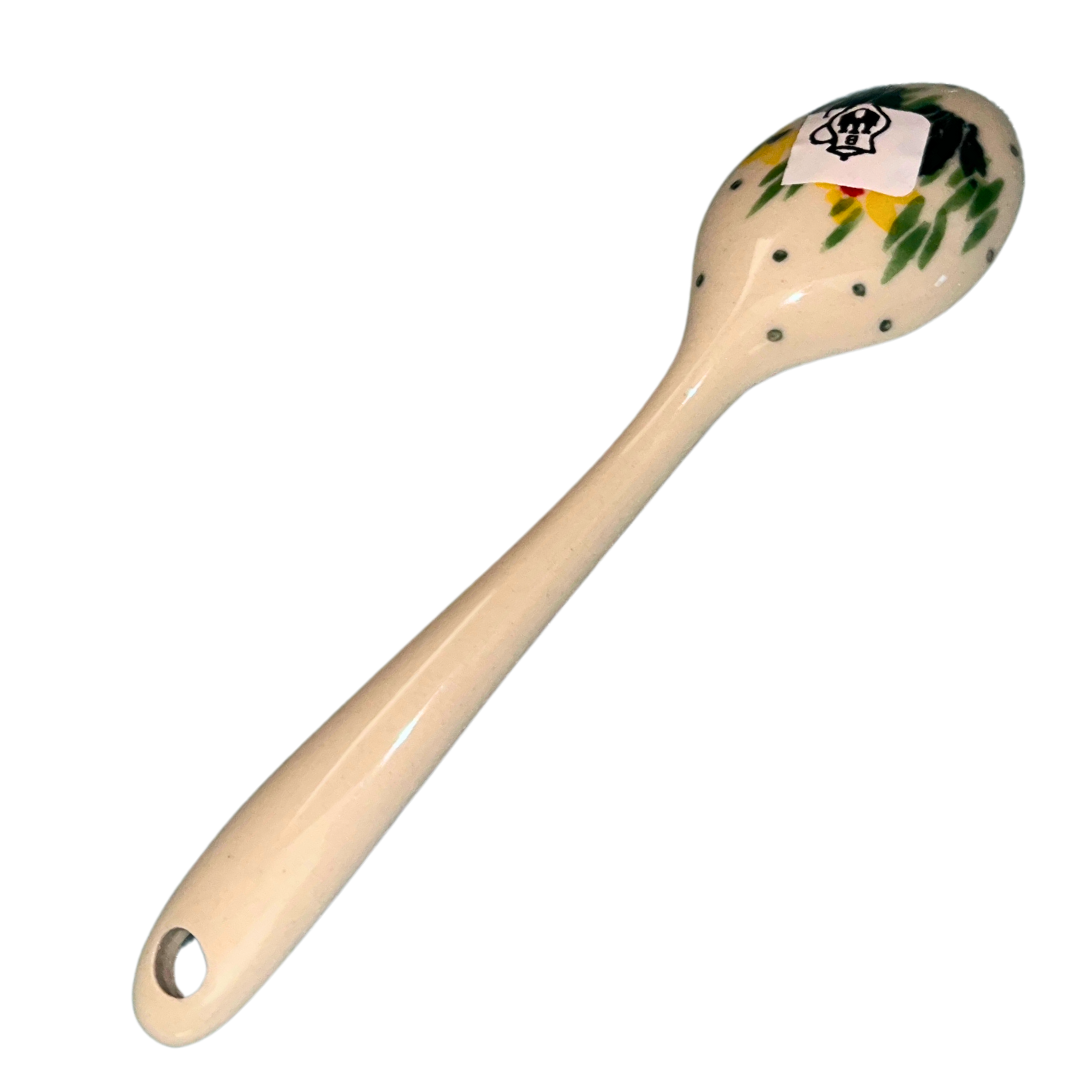 Hand-painted Polish pottery in Daffodils (2122Q/2777Q) features bright yellow blooms and green detailing. Durable, dishwasher-safe stoneware made in Poland.