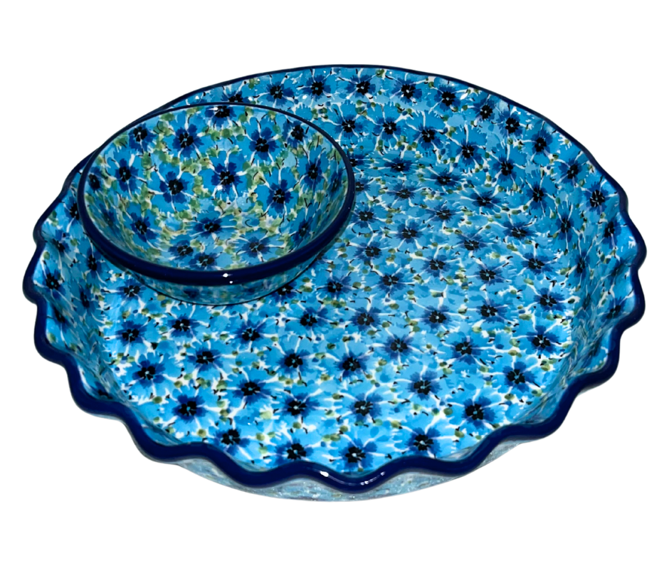 Ceramika Artystyczna U4929 – blue floral Polish Pottery pie baker set with matching bowl, handmade in Bolesławiec, oven and dishwasher safe.