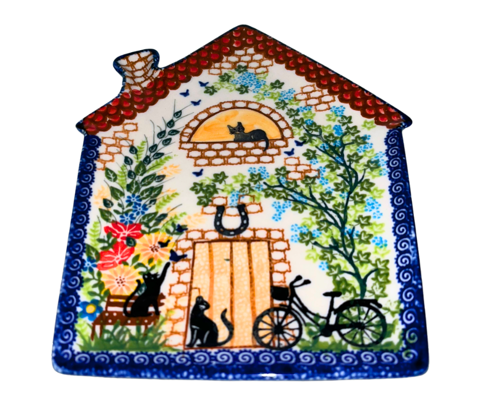 Kalich Polish Pottery House HALLOWEEN PLATE 9" x 7.25" with Black Cats