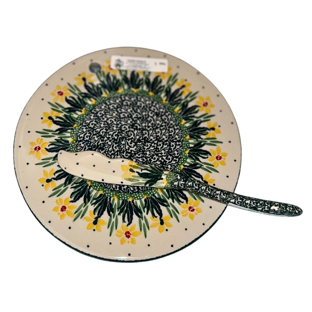 Cheese Cutting Board with Spreader in Daffodils 2122q/2777q. features bright yellow blooms and green detailing