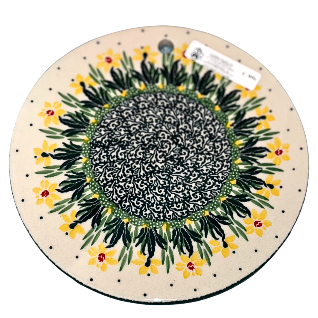 Cheese Cutting Board with Spreader in Daffodils 2122q/2777q. features bright yellow blooms and green detailing