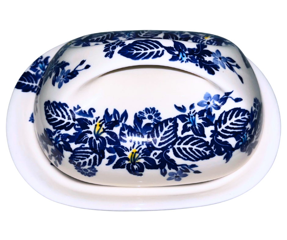 Hand-painted Kaola butter dish (6.75" x 4.75" x 3.5") in classic blue floral design, signed by Aga K. Handmade in Bolesławiec, Poland.