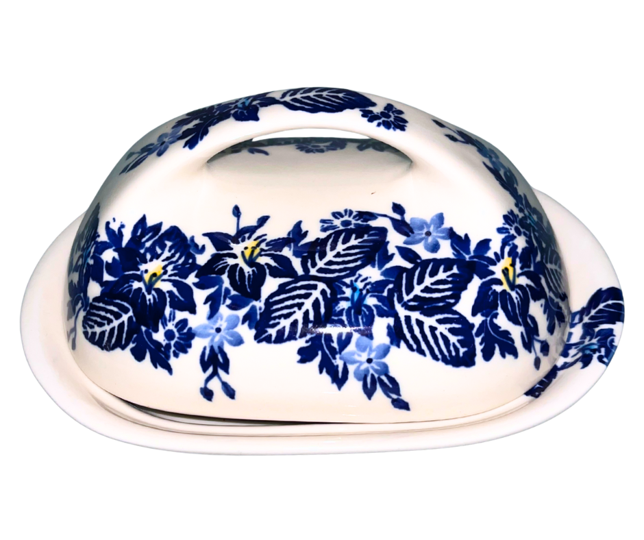Hand-painted Kaola butter dish (6.75" x 4.75" x 3.5") in classic blue floral design, signed by Aga K. Handmade in Bolesławiec, Poland.