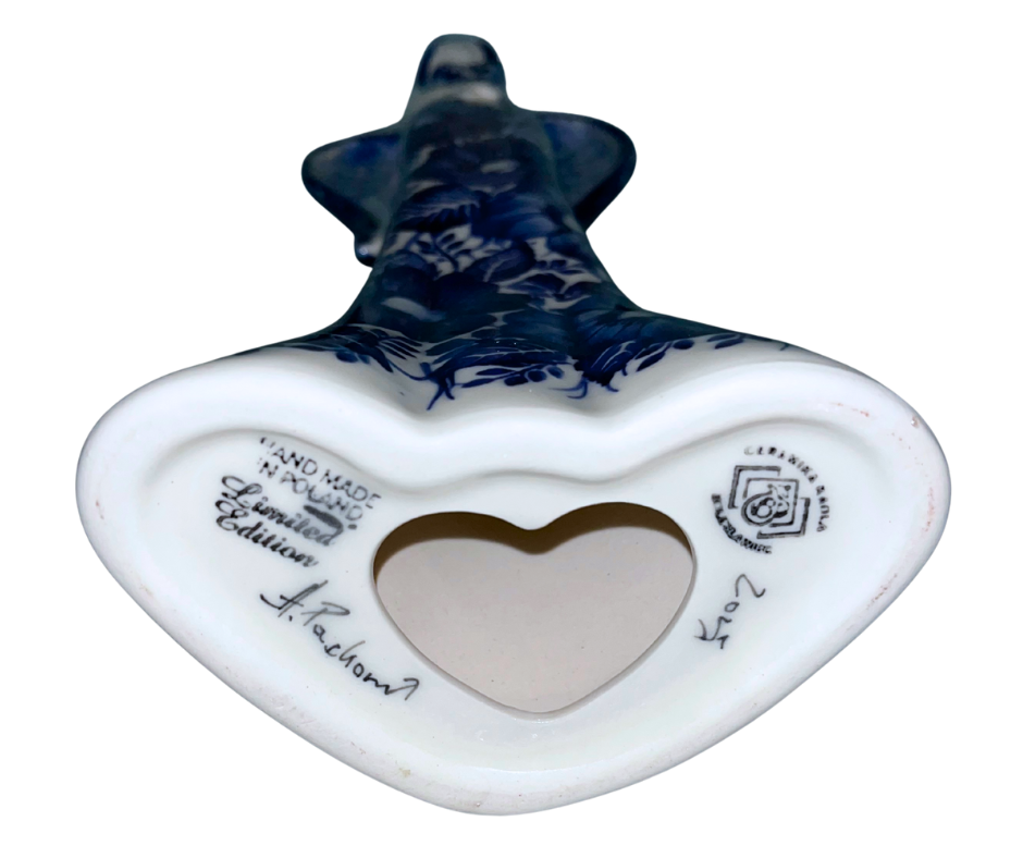 Handcrafted 12″ Kaola Polish Pottery angel in the Cobalt Poppies pattern. Limited Edition 2025, hand-painted and signed by A. Pachom. A striking heirloom piece.