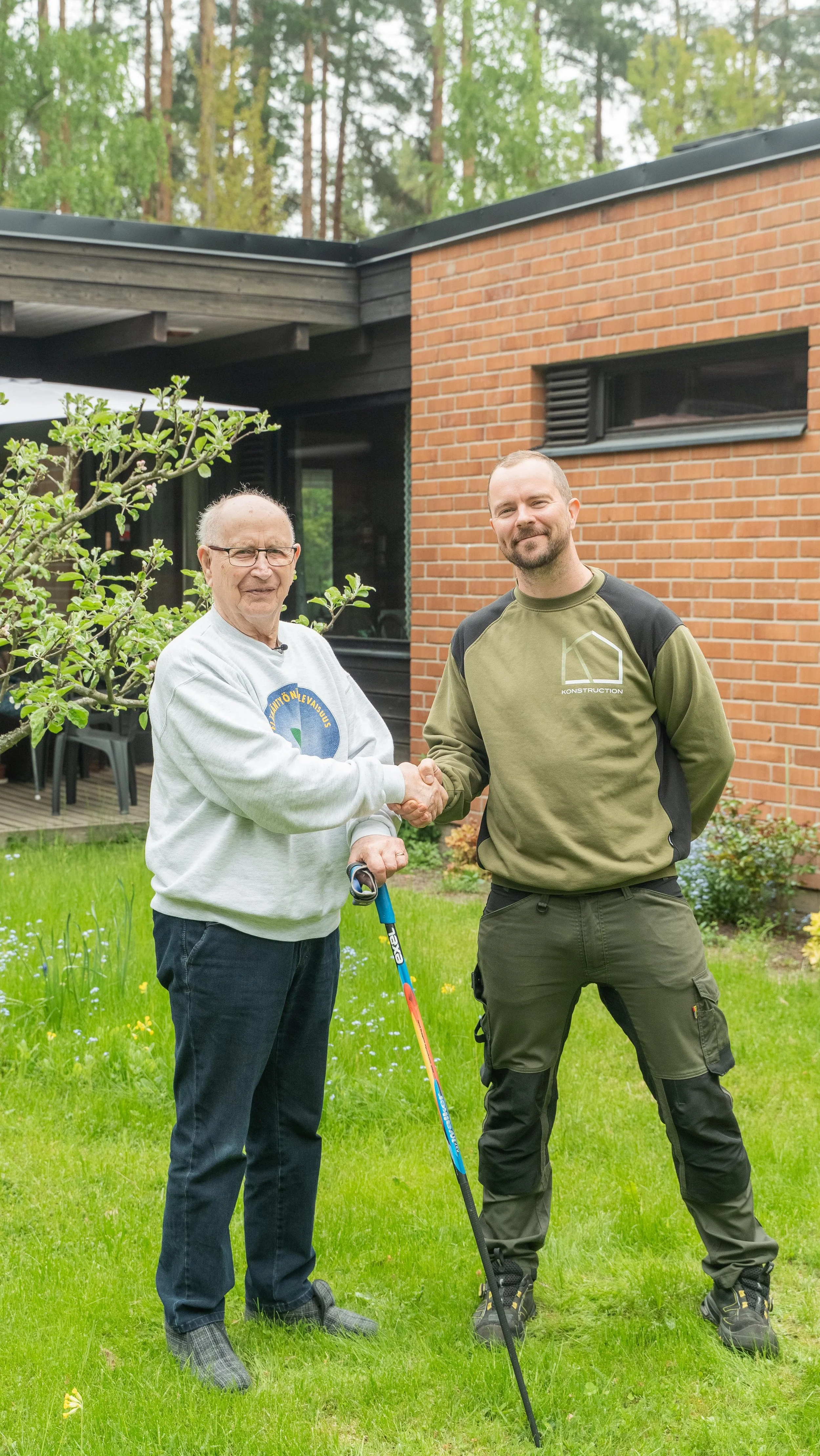 Meille Konstructionilla on tärkeää, että jokaiselle asiakkaalle jää projektista positiivinen ja onnistunut fiilis. Tällä kertaa saimme ilon haastatella raisiolaista kiinteistönomistajaa, jonka huopakatto s