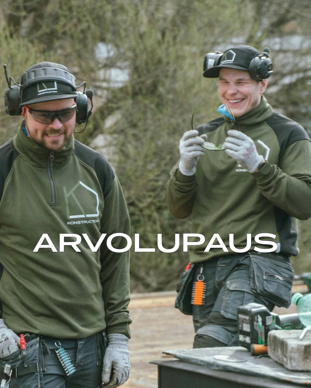 Arvolupauksemme on yksinkertainen 👇

💧 Vedenpit&auml;v&auml;&auml;
✨ N&auml;tti&auml;
⚡ Tehokasta

T&auml;ss&auml; j&auml;rjestyksess&auml;.

Meille vedenpit&auml;vyys on aina ykk&ouml;nen &ndash; oli kohde katolla, maan alla, jyrkk&auml;, loiva ta